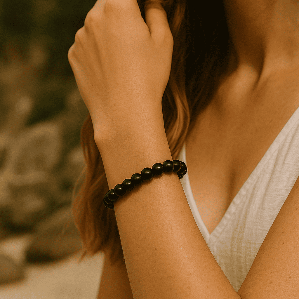 bracelets en pierres noires