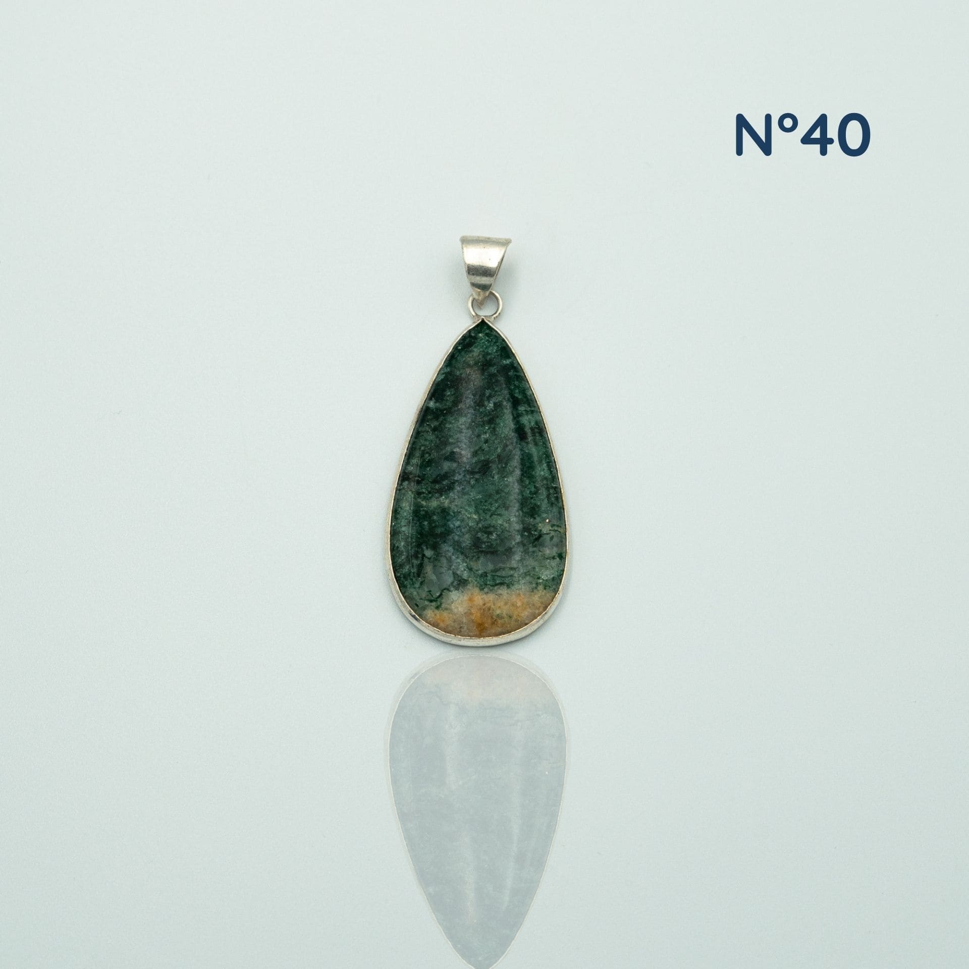Pendentif en Agate Mousse – Harmonie et Renouveau