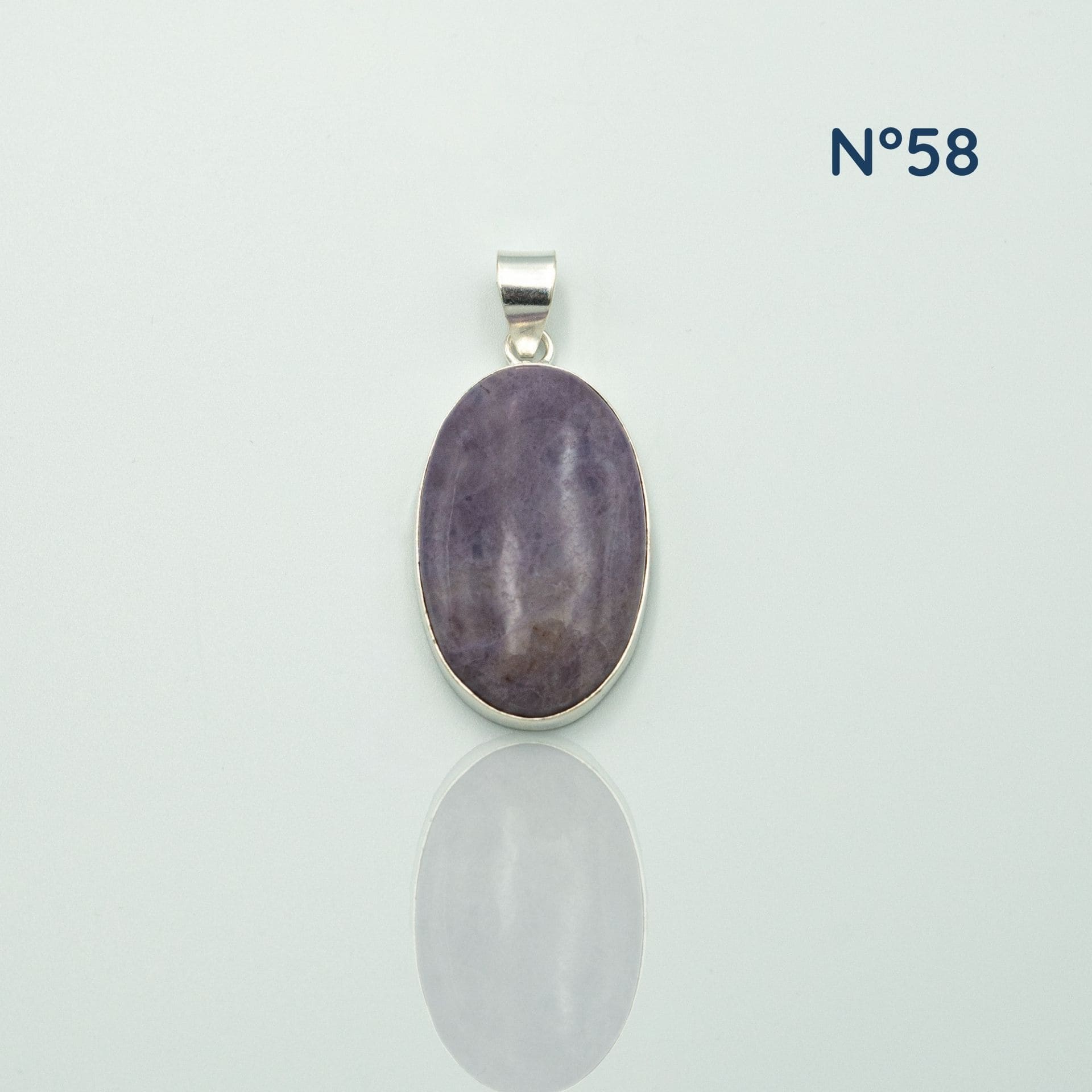 Pendentif en Jade Lavande – Sérénité et Équilibre Intérieur