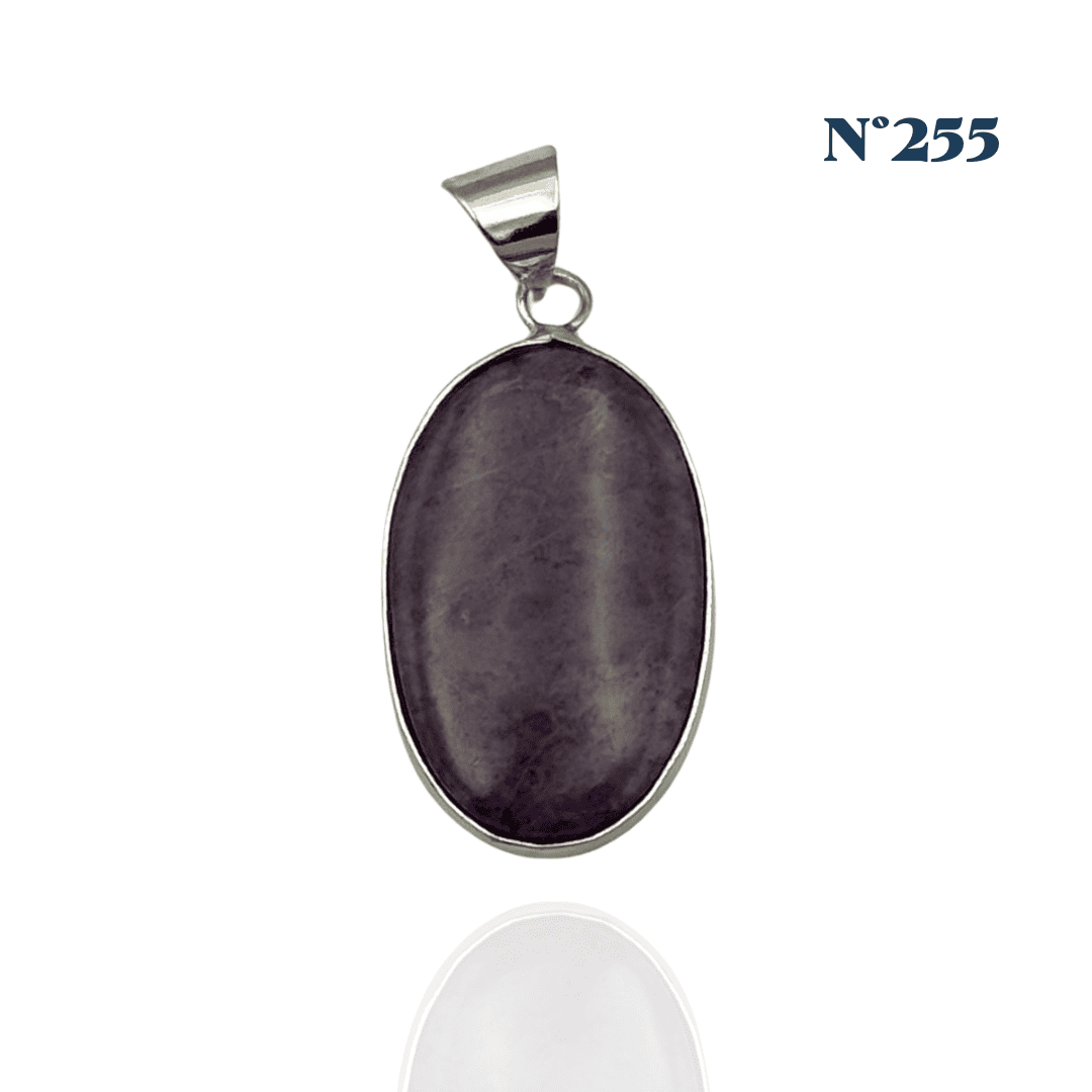 Pendentif en Jade Lavande – Sérénité et Équilibre Intérieur