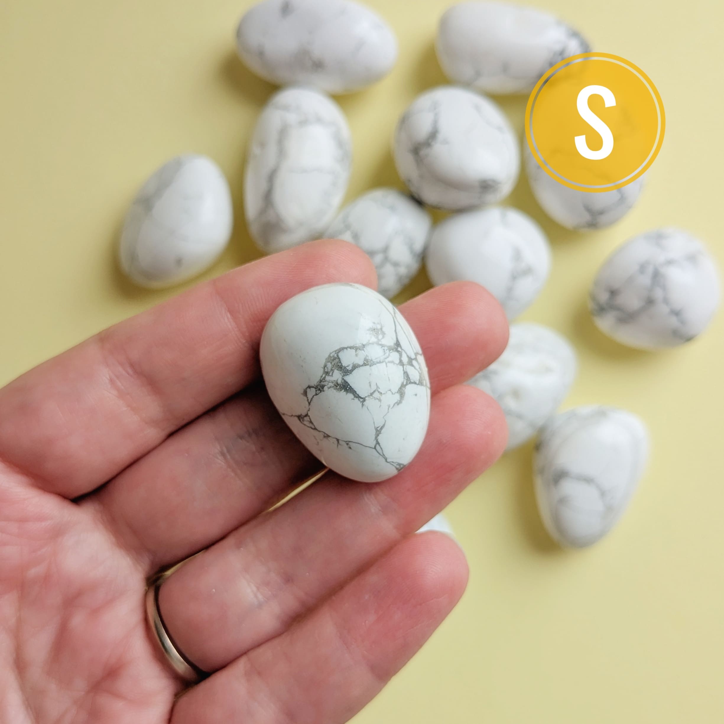 Pierre de poche howlite