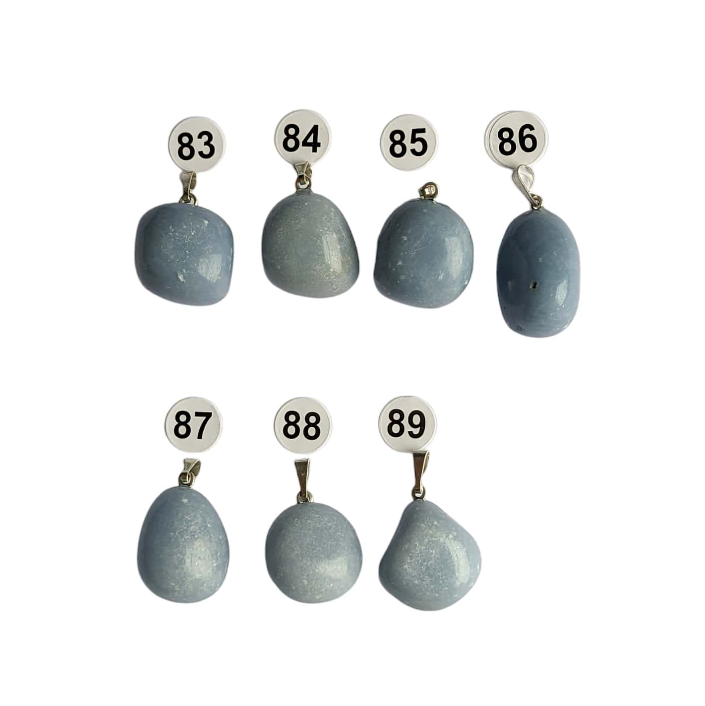 Pendentif en Angélite Roulée – Douceur et Connexion Spirituelle