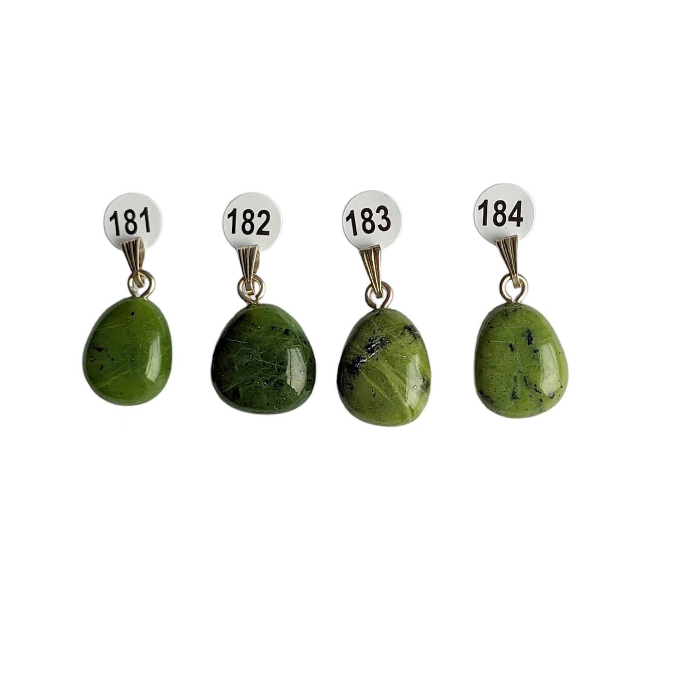 Pendentif en Jade Néphrite Roulée – Harmonie et Sagesse Intérieure