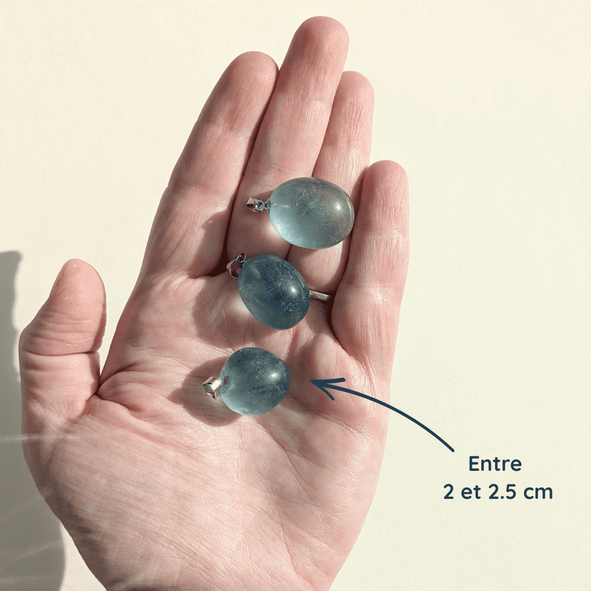 Pendentif en Fluorine Roulée – Clarté et Harmonie Mentale