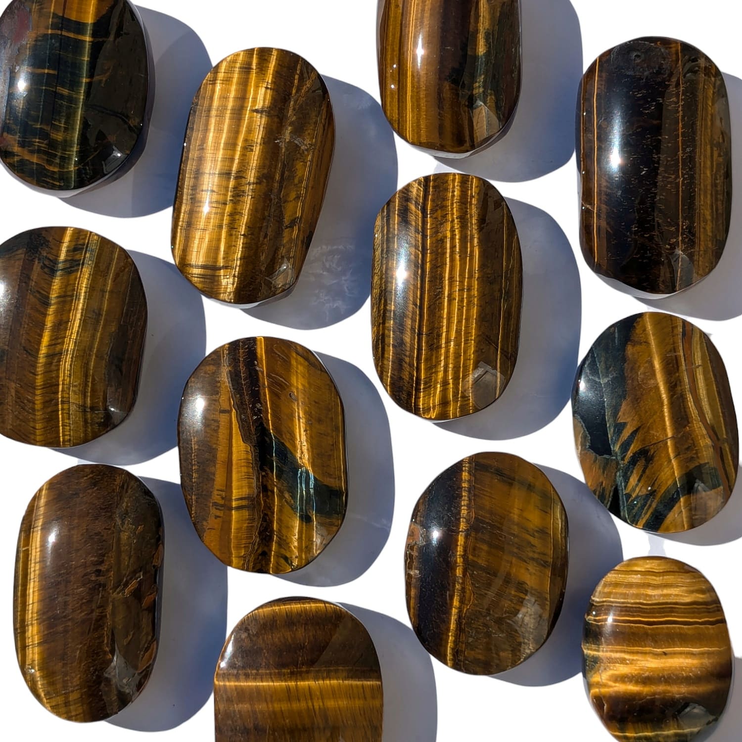 galet pierre oeil de tigre