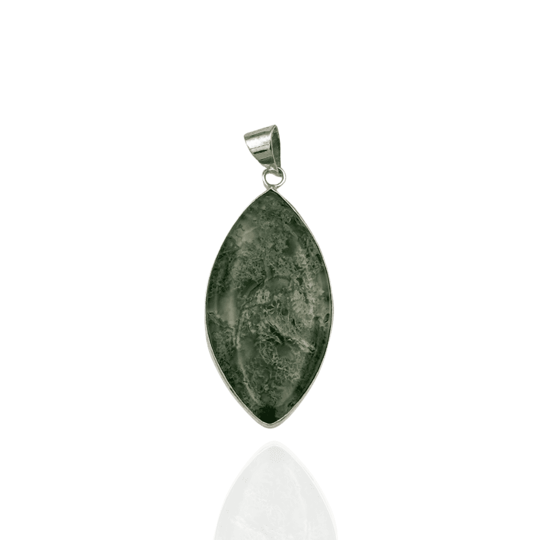 Pendentif en Agate Mousse – Harmonie et Renouveau