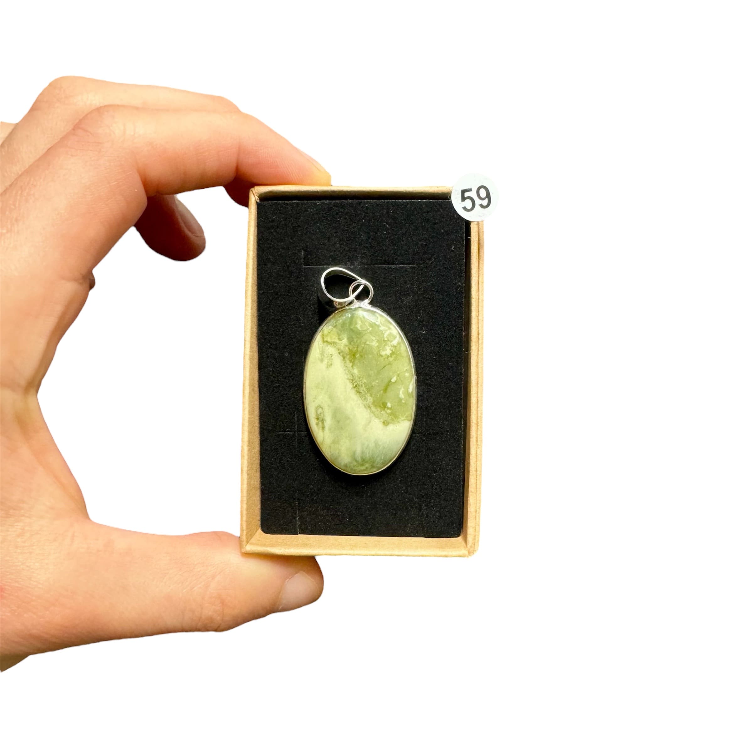 Pendentif en Serpentine – Ancrage et Renouveau