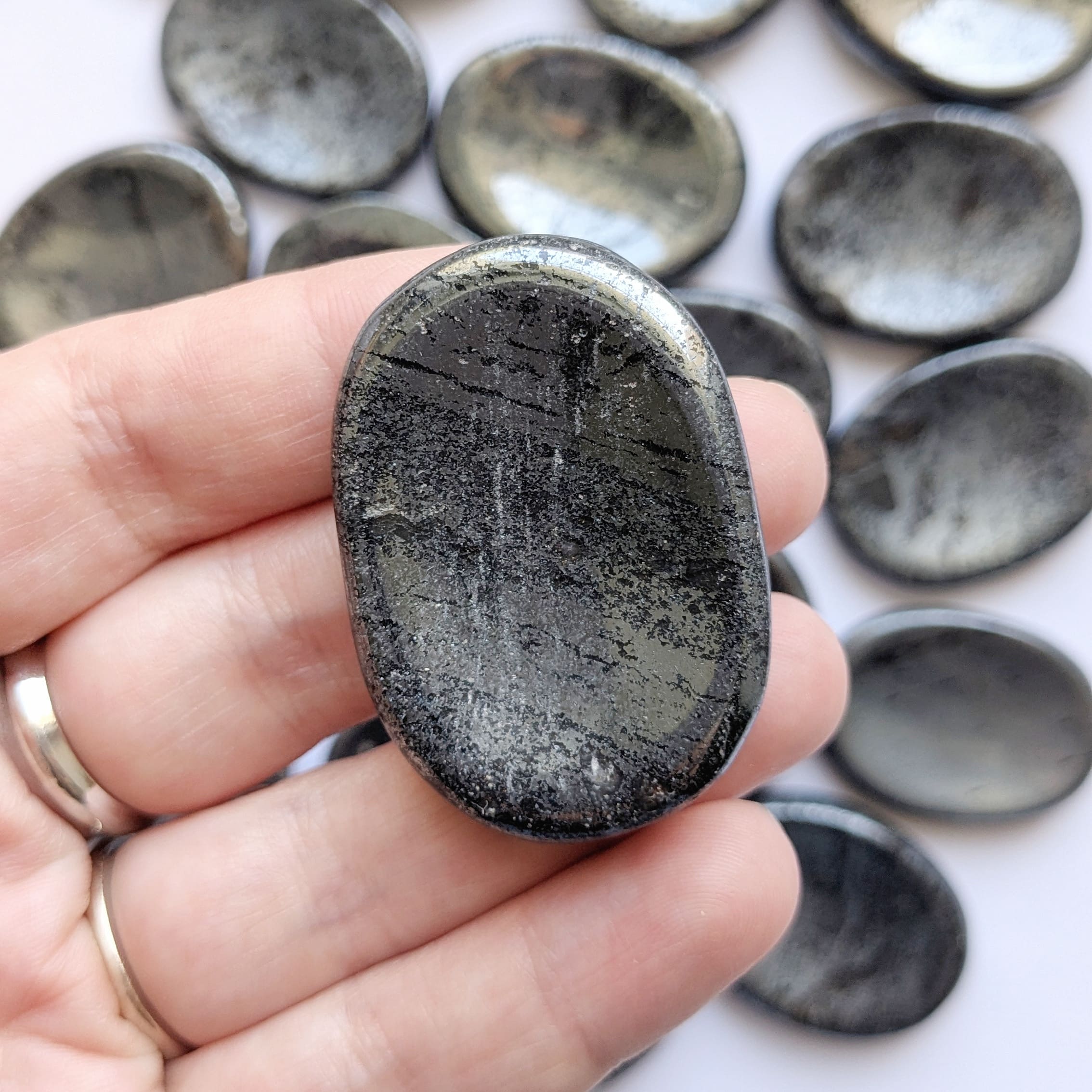 hematite pierre de pouce