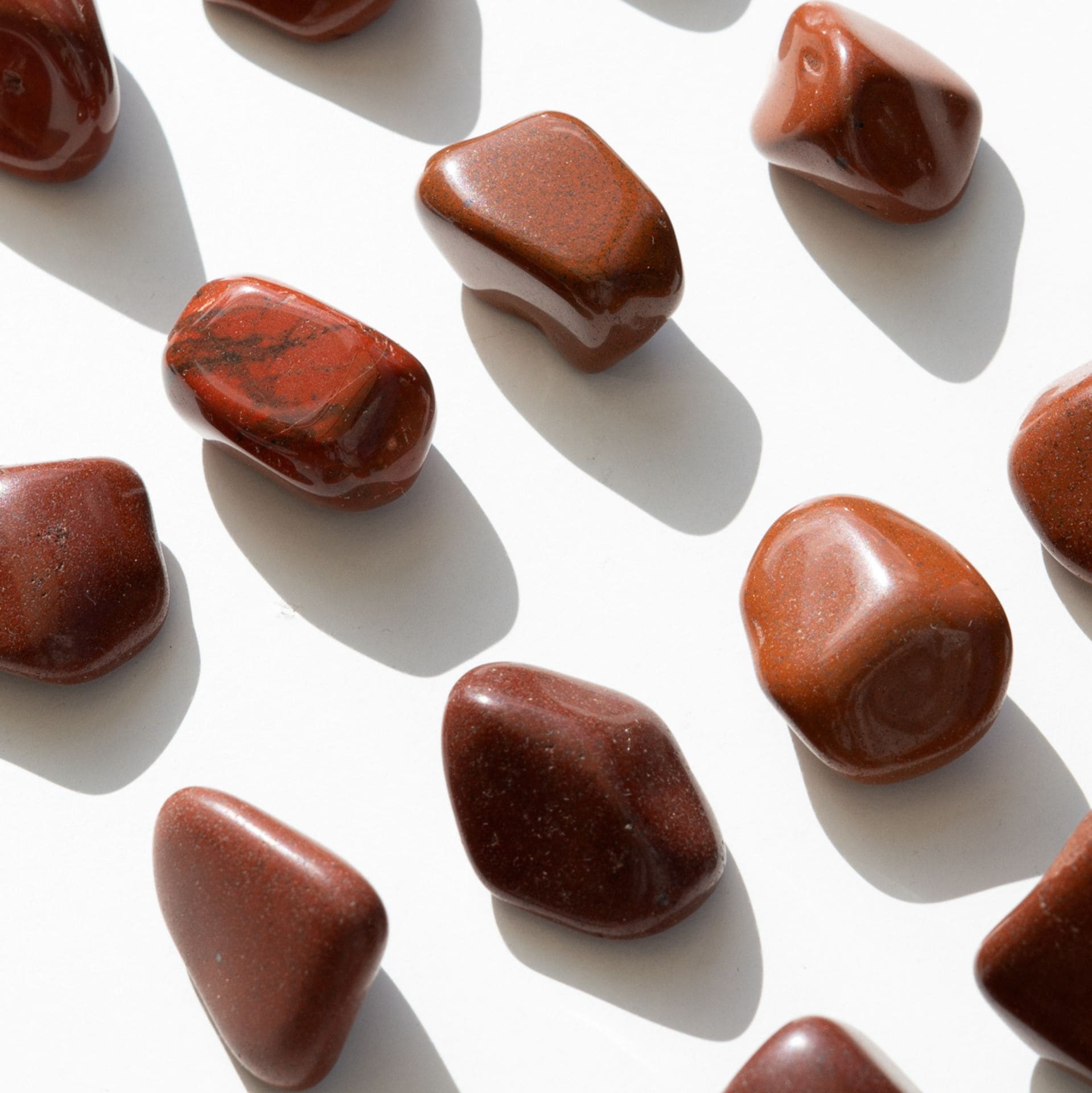 Pierre Roulée Jaspe Rouge – Énergie et Stabilité