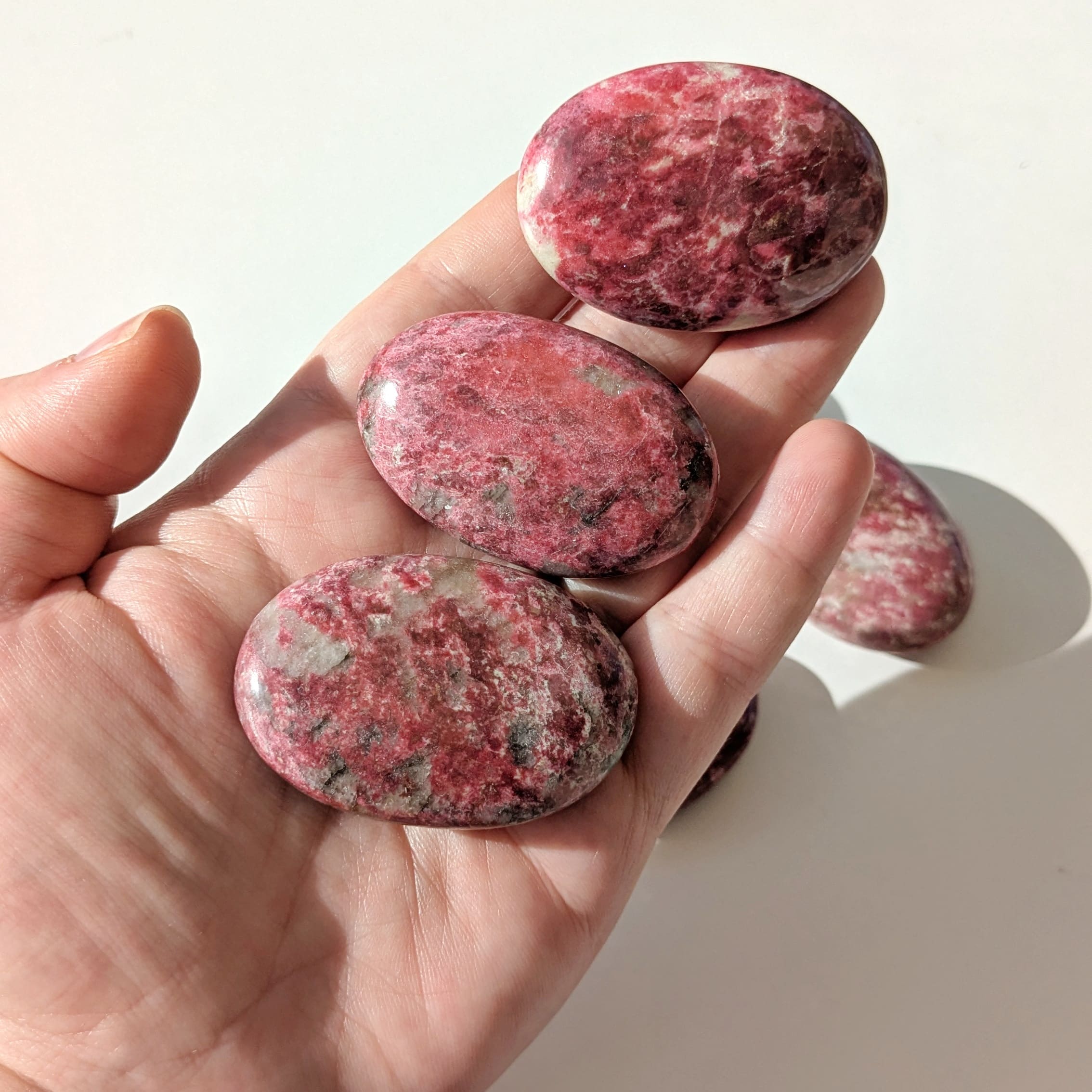 pierre thulite forme galet