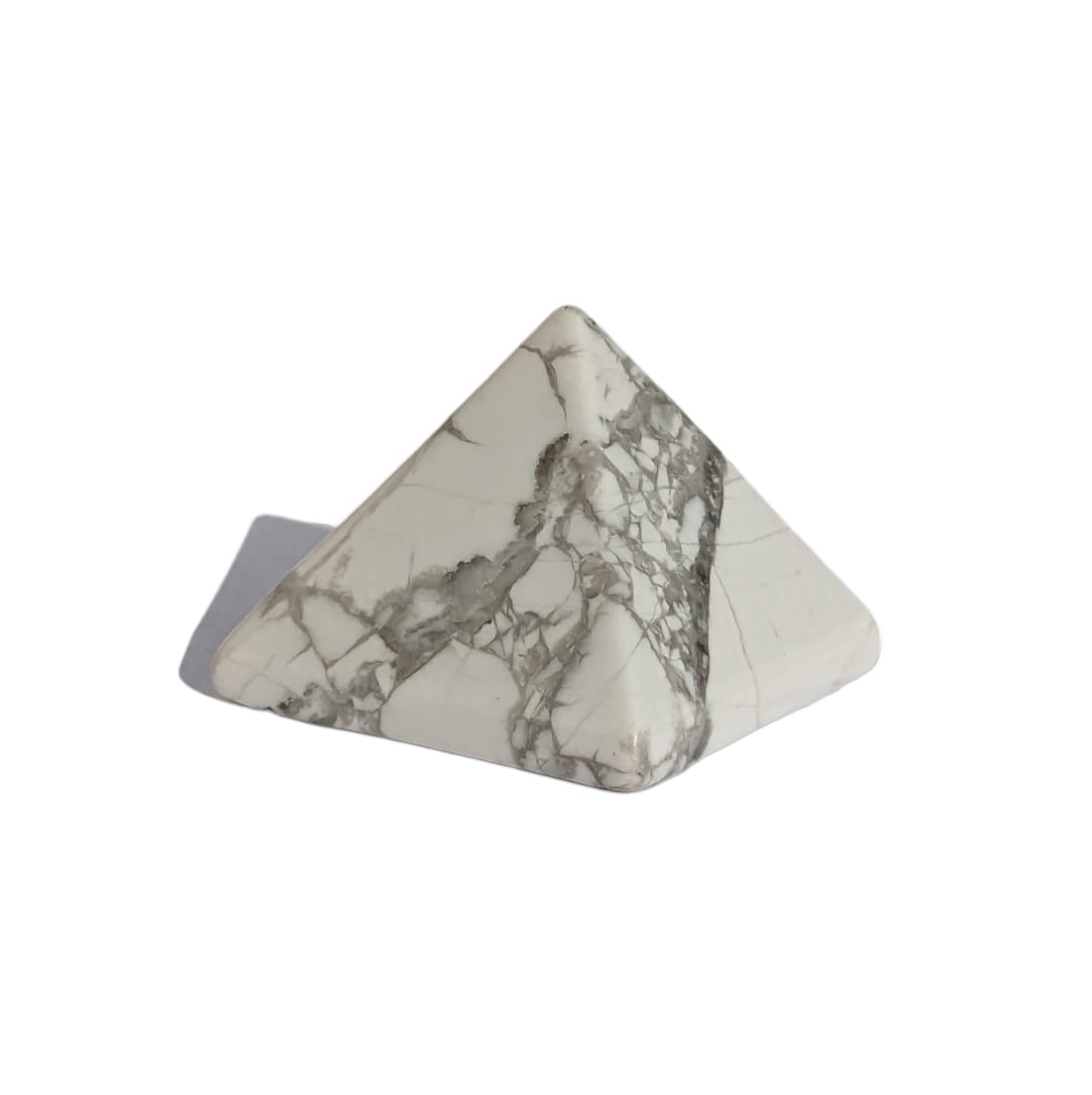 Pyramide Howlite