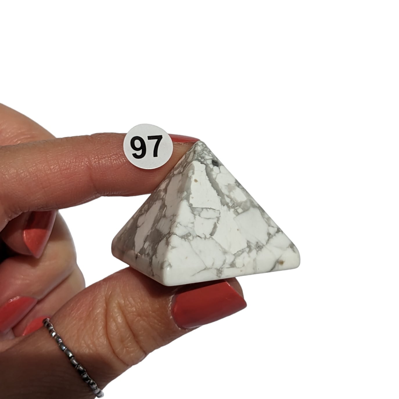 Pyramide Howlite