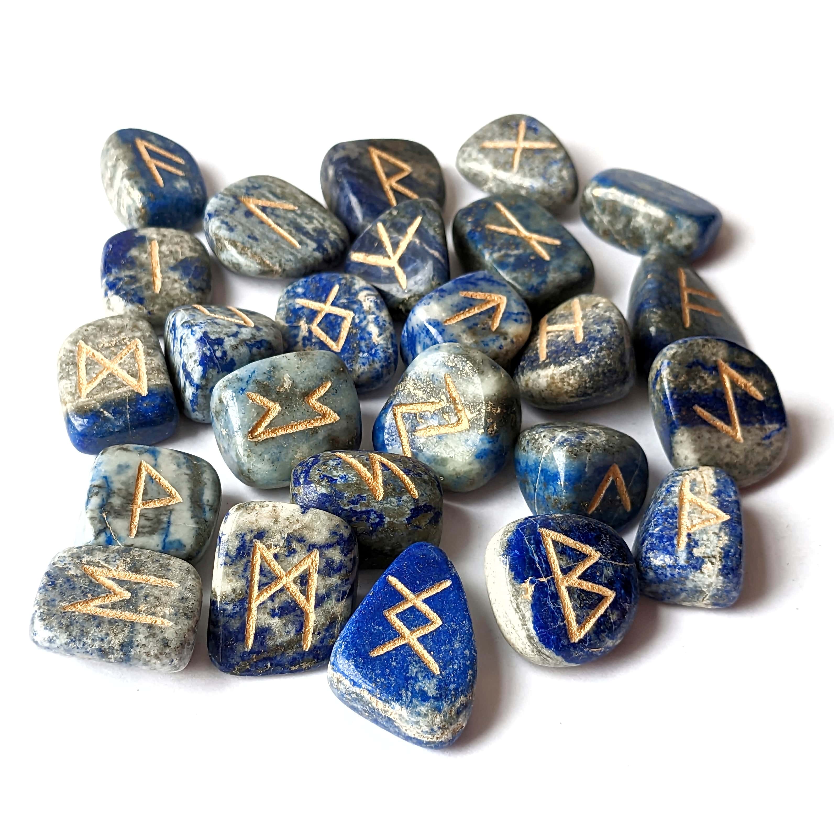 rune en pierre lapis lazuli