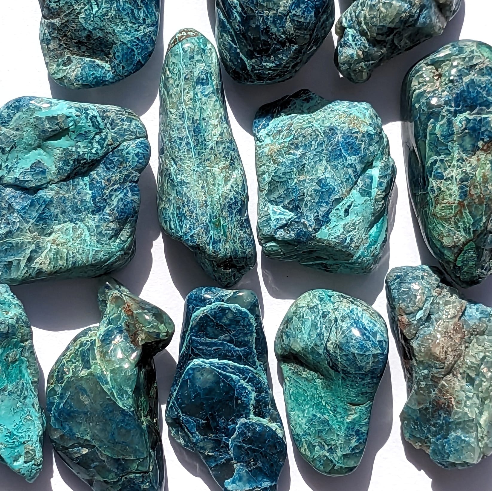 Pierre Roulée Shattuckite – Communication et Intuition