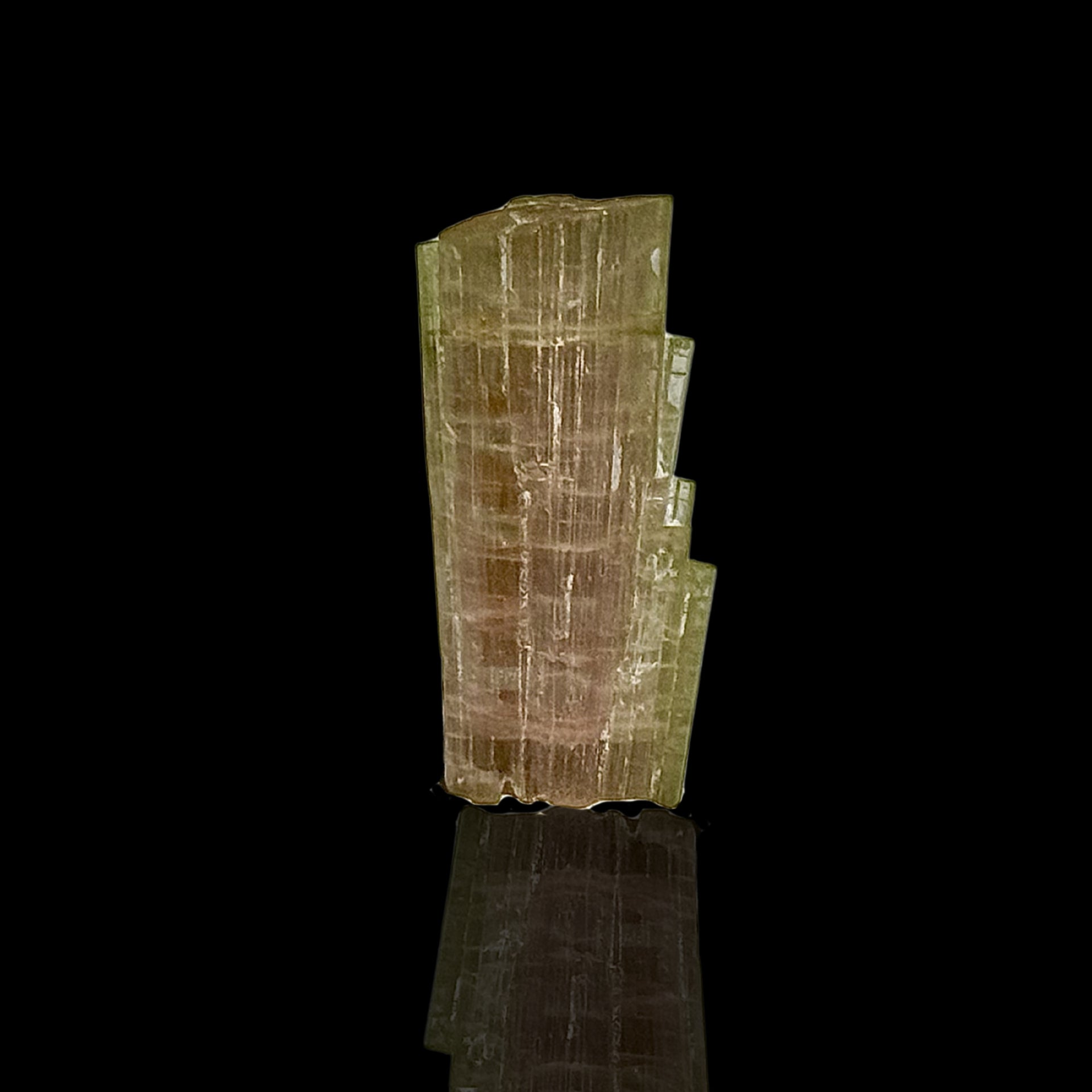 Tourmaline Vert Pâle en Gradins — Mine de Chhappu N°3, Pakistan