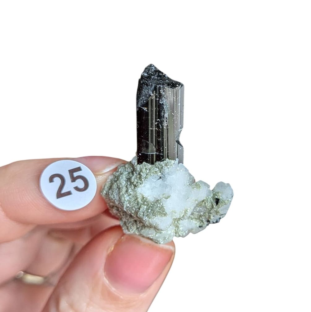 tourmaline sur albite