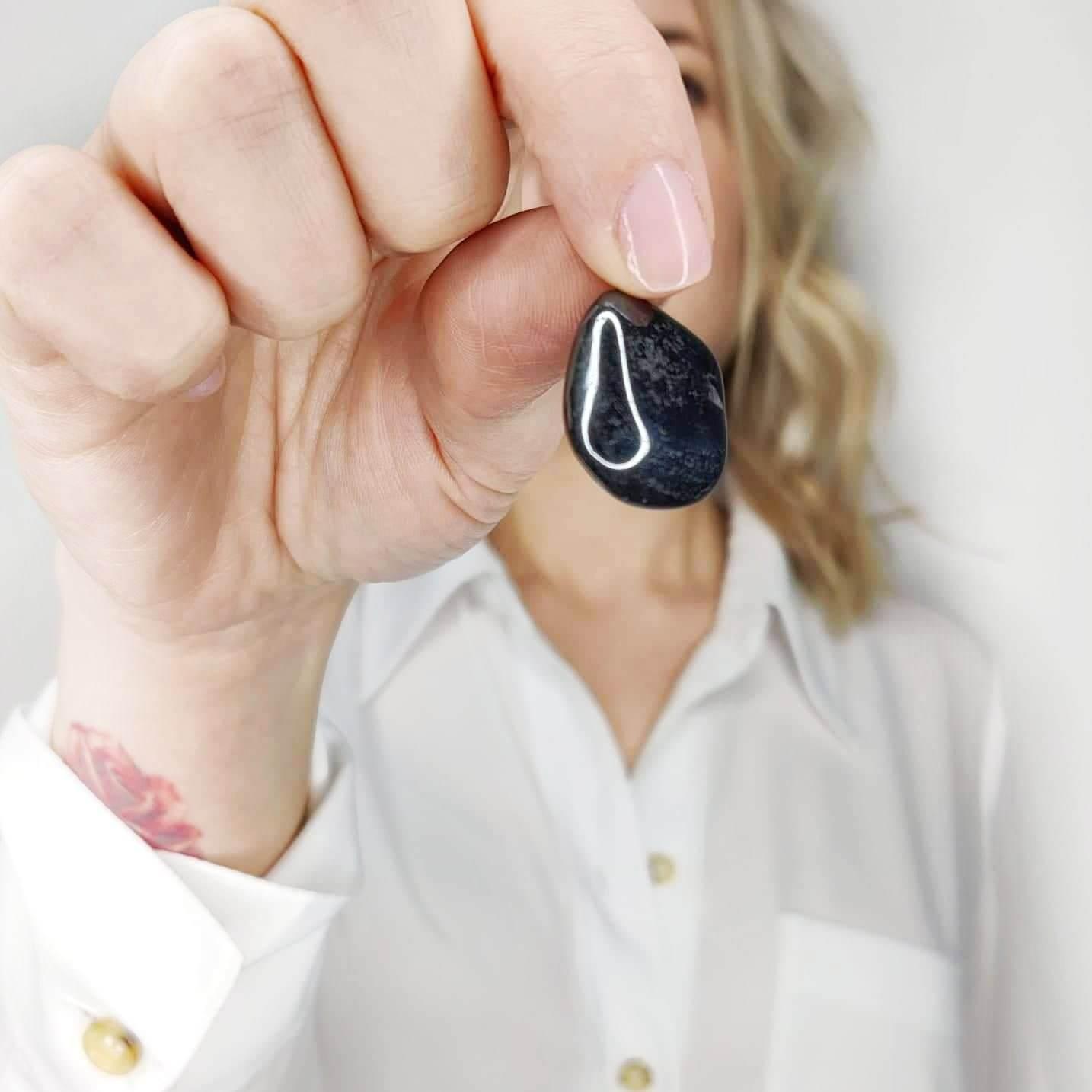 collier pierre hematite