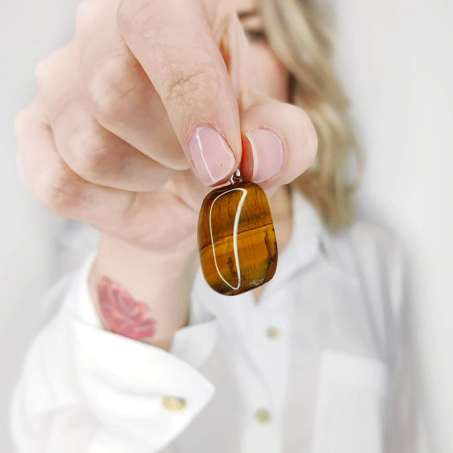 collier pierre oeil de tigre