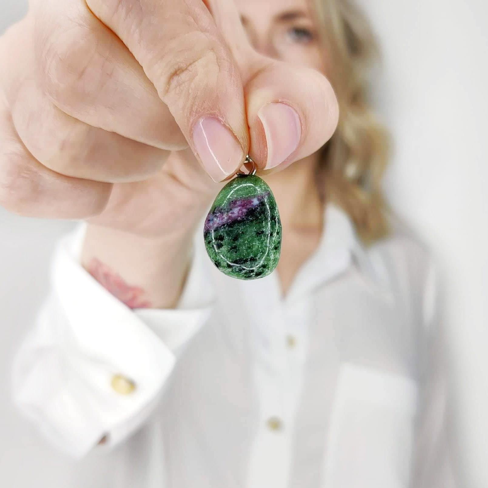 collier pierre rubis zoisite