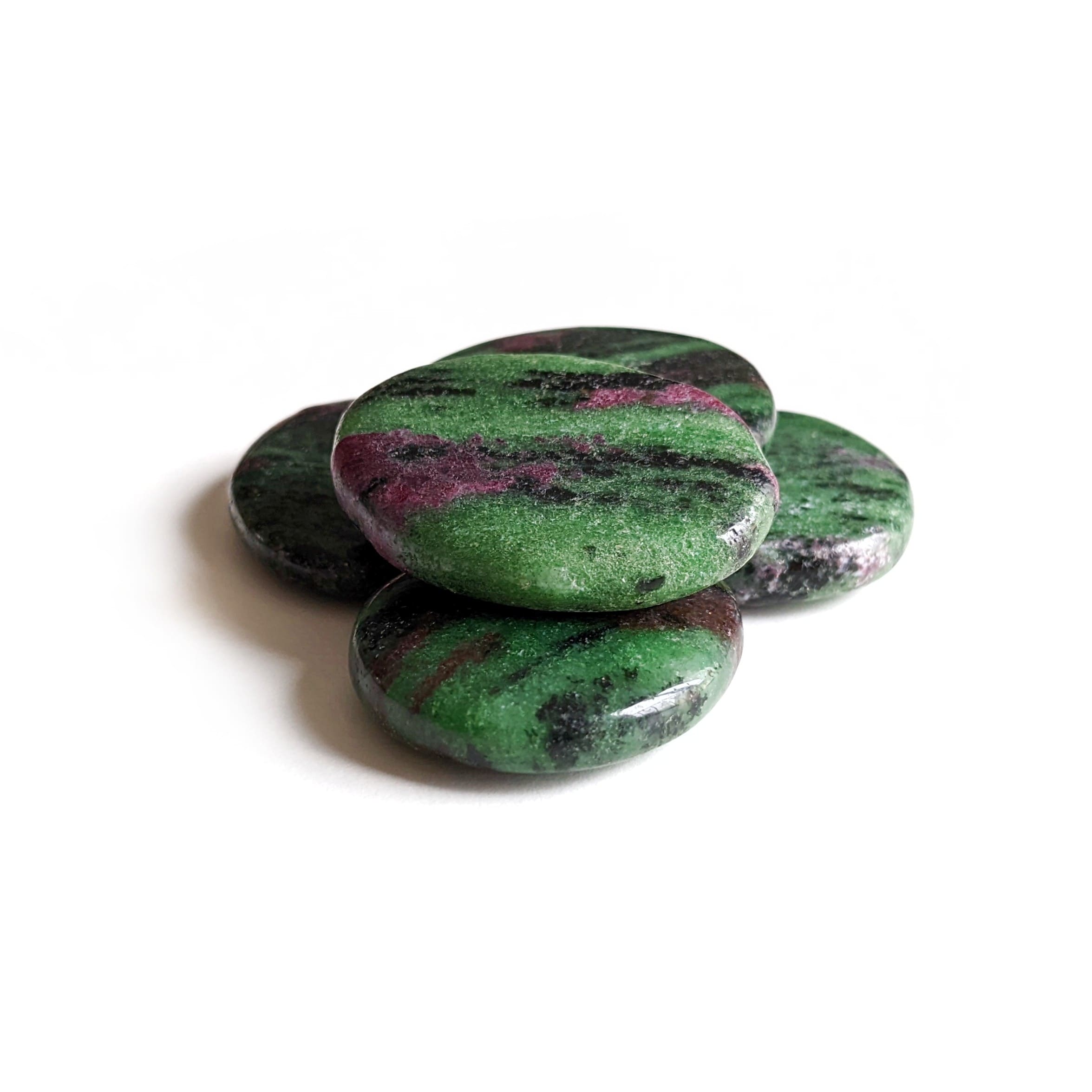 galets de rubis sur zoisite pierre naturelle