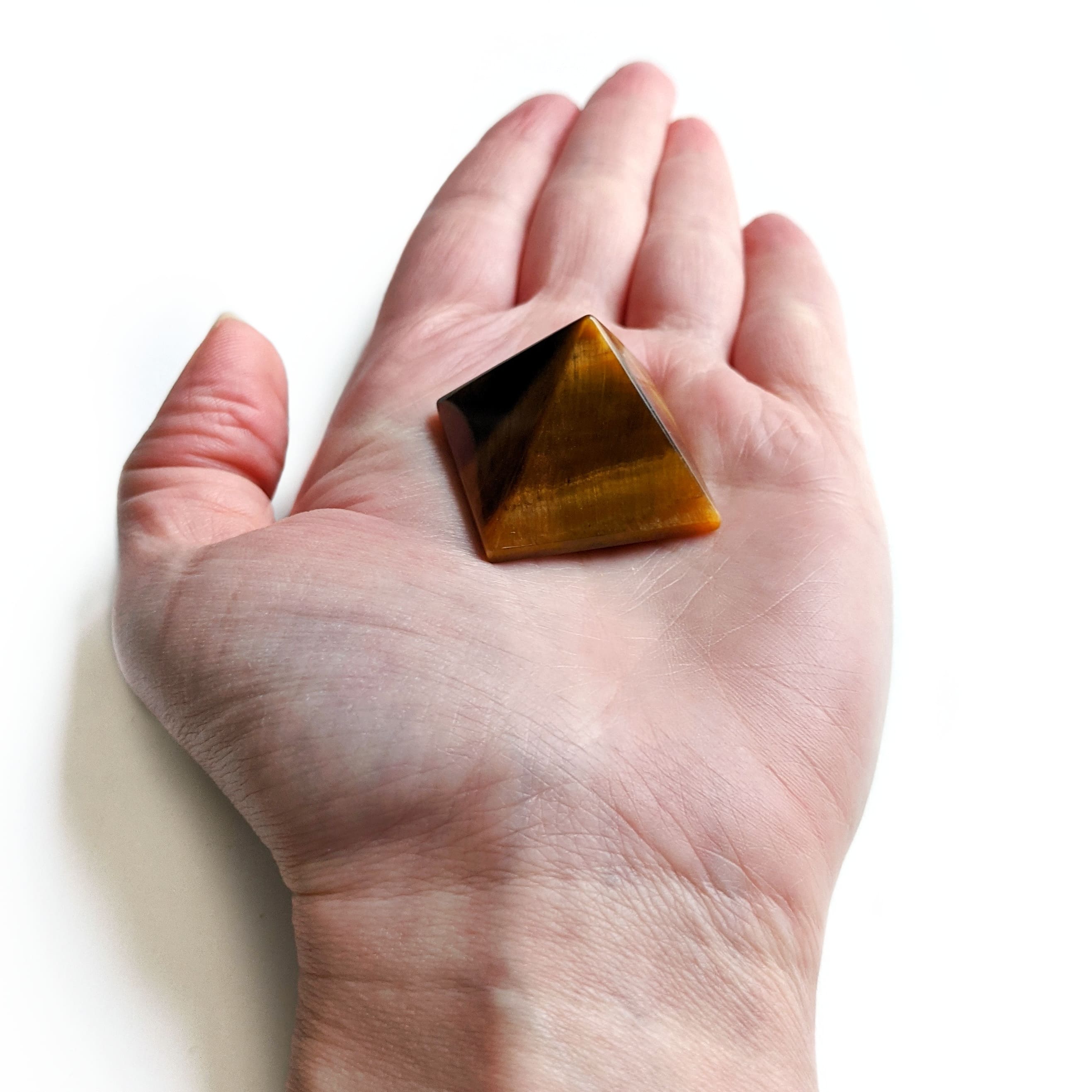 Pyramide oeil de tigre lithothérapie