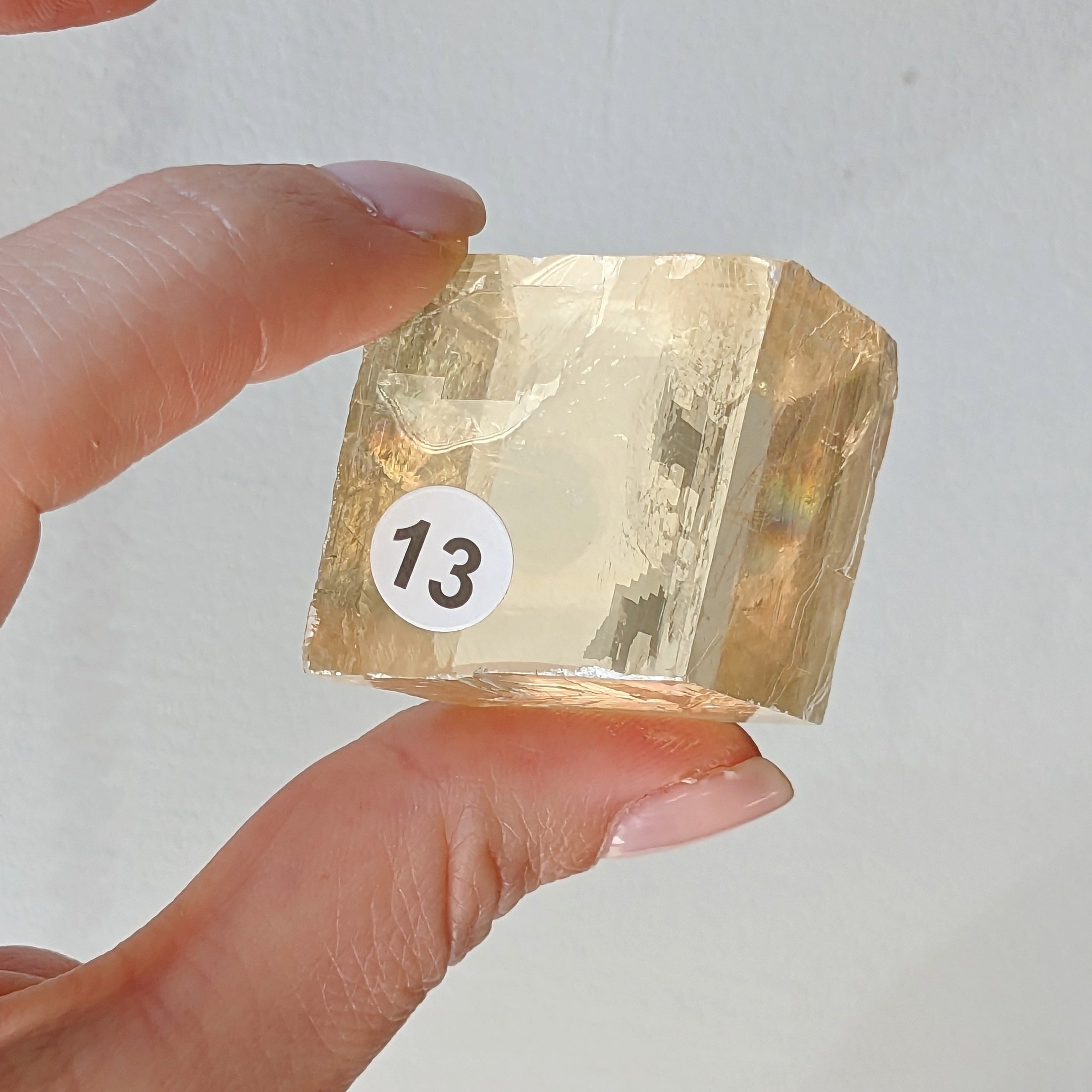 Calcite Optique Miel – Clarté et Énergie Positive