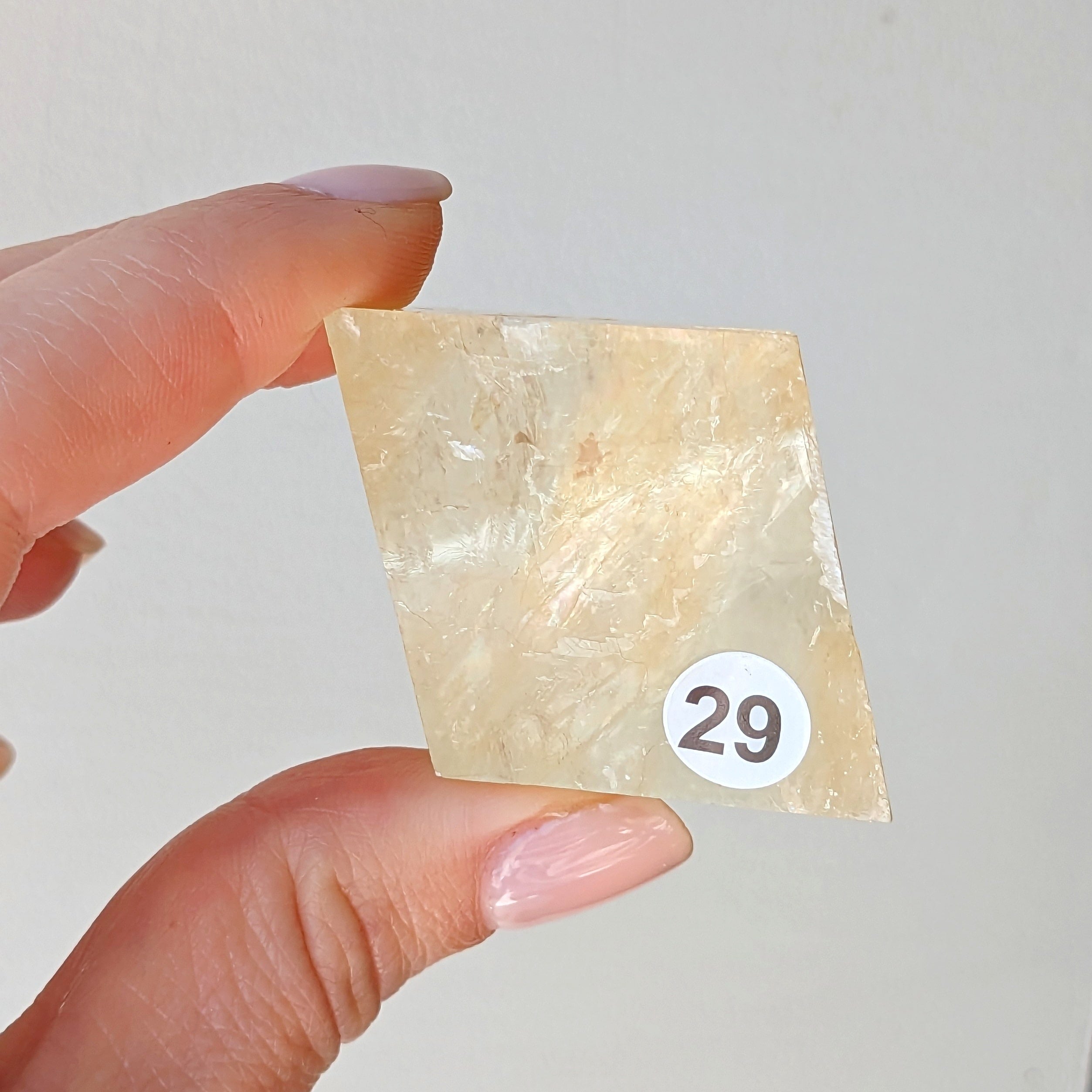 Calcite Optique Miel – Clarté et Énergie Positive