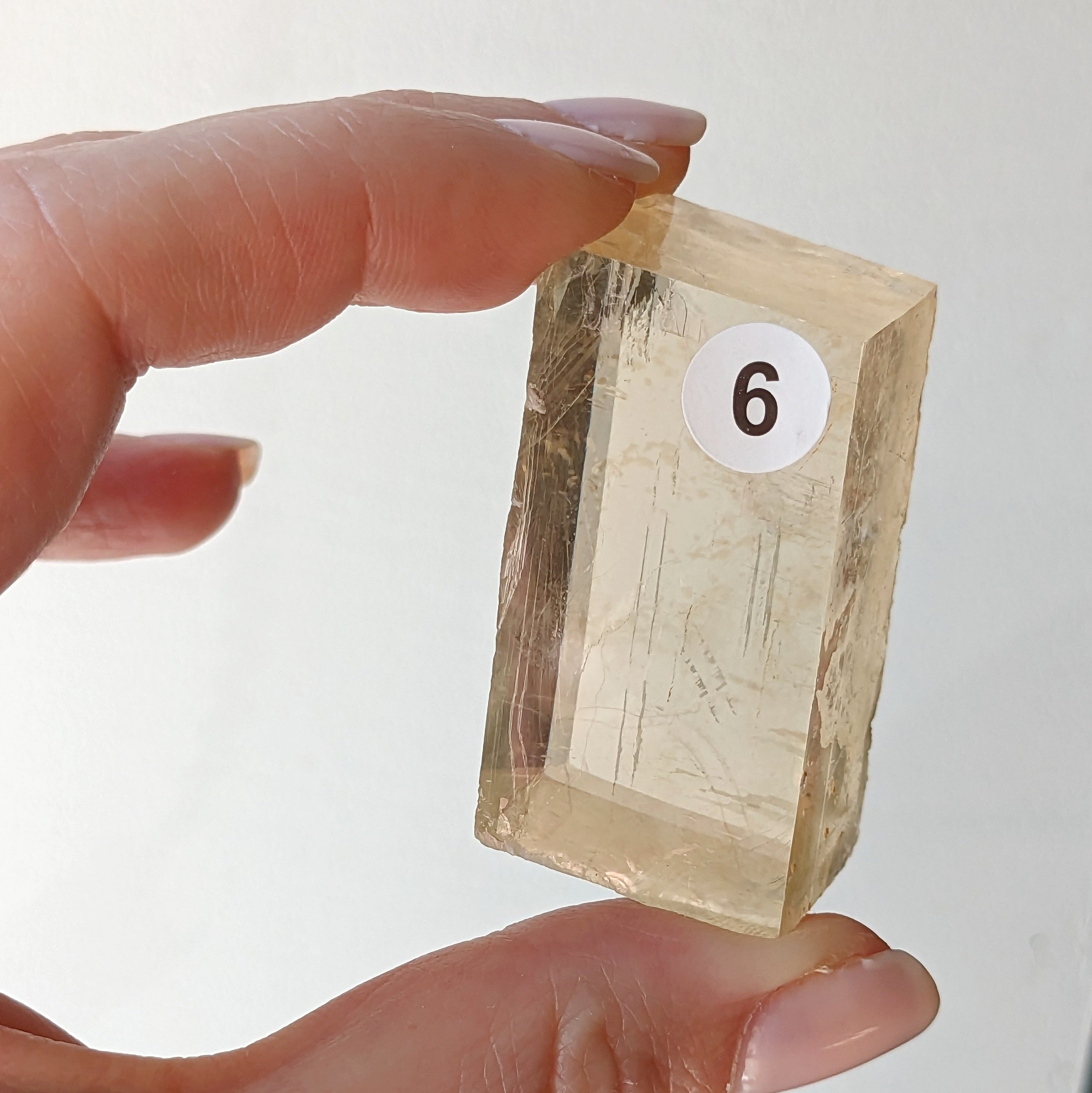 Calcite Optique Miel – Clarté et Énergie Positive