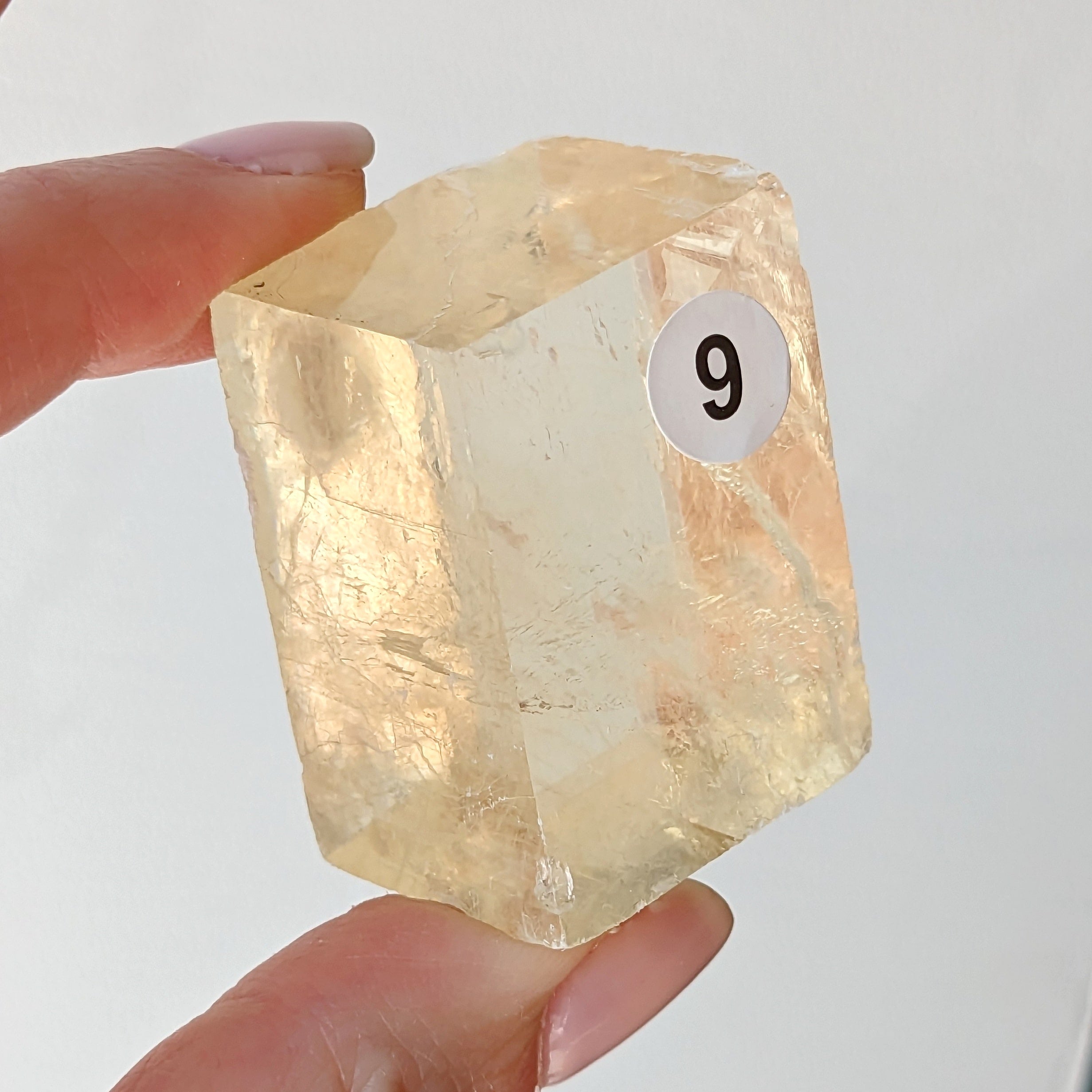 Calcite Optique Miel – Clarté et Énergie Positive