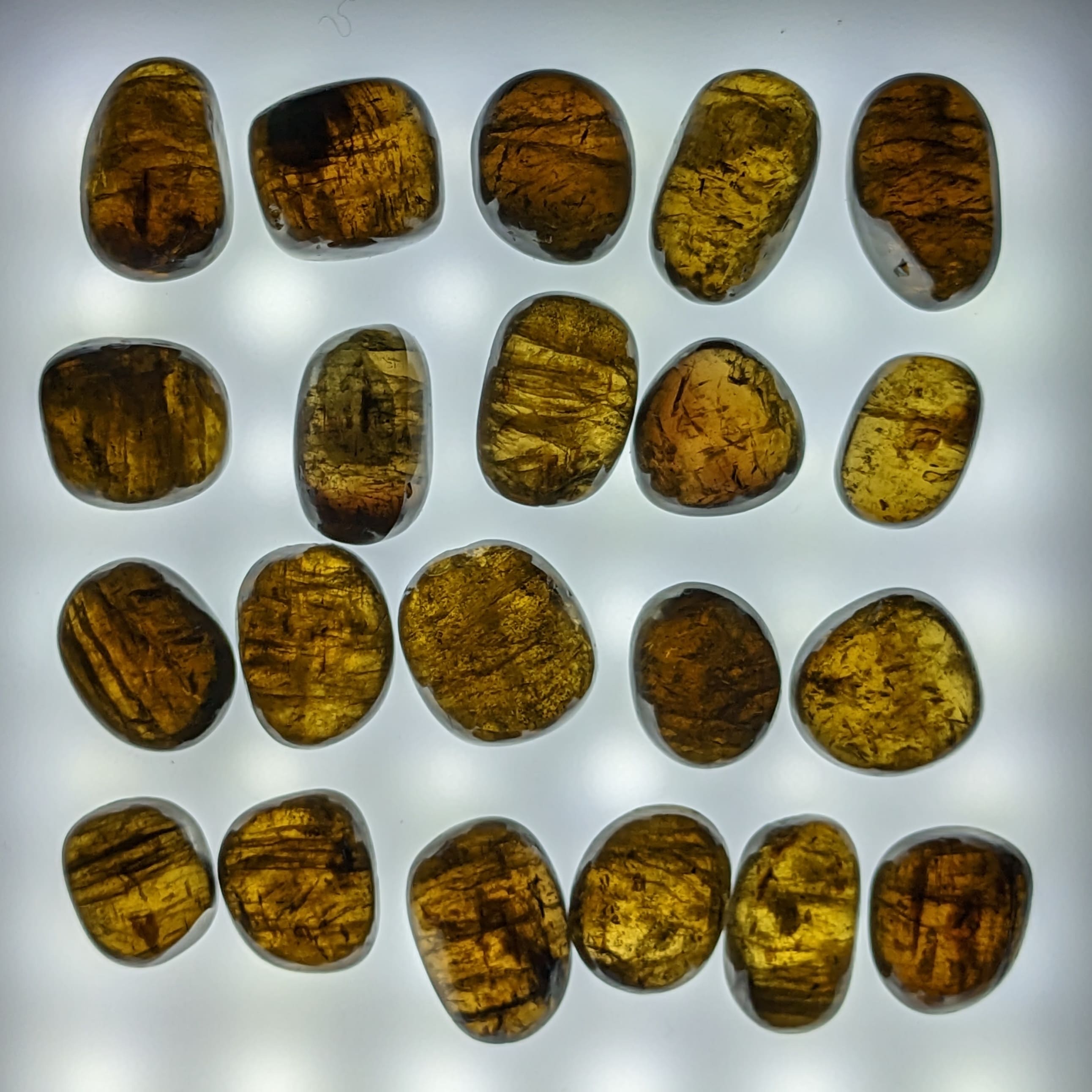 Pierre Roulée Dravite – Protection et Stabilité Émotionnelle