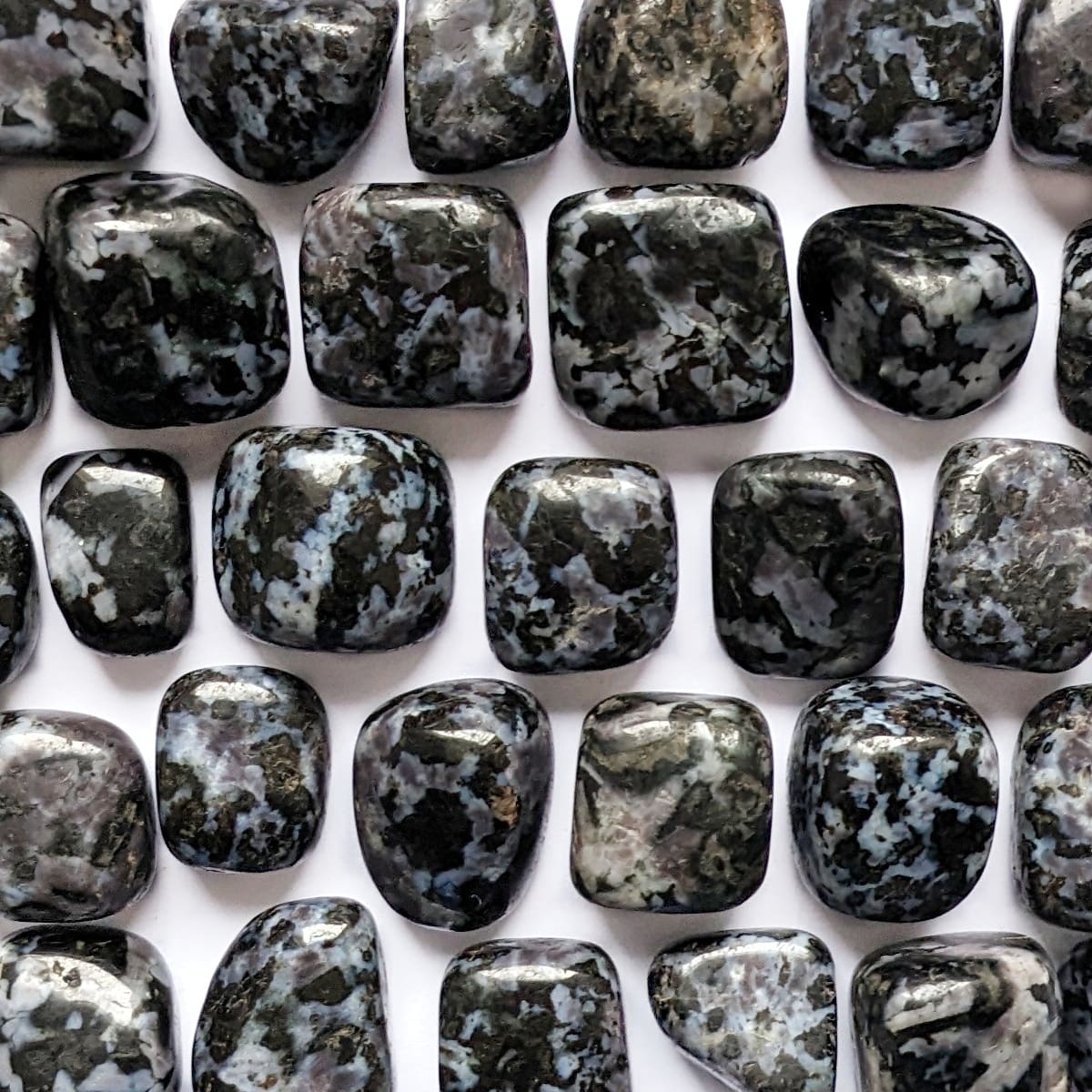 merlinite pierre de poche