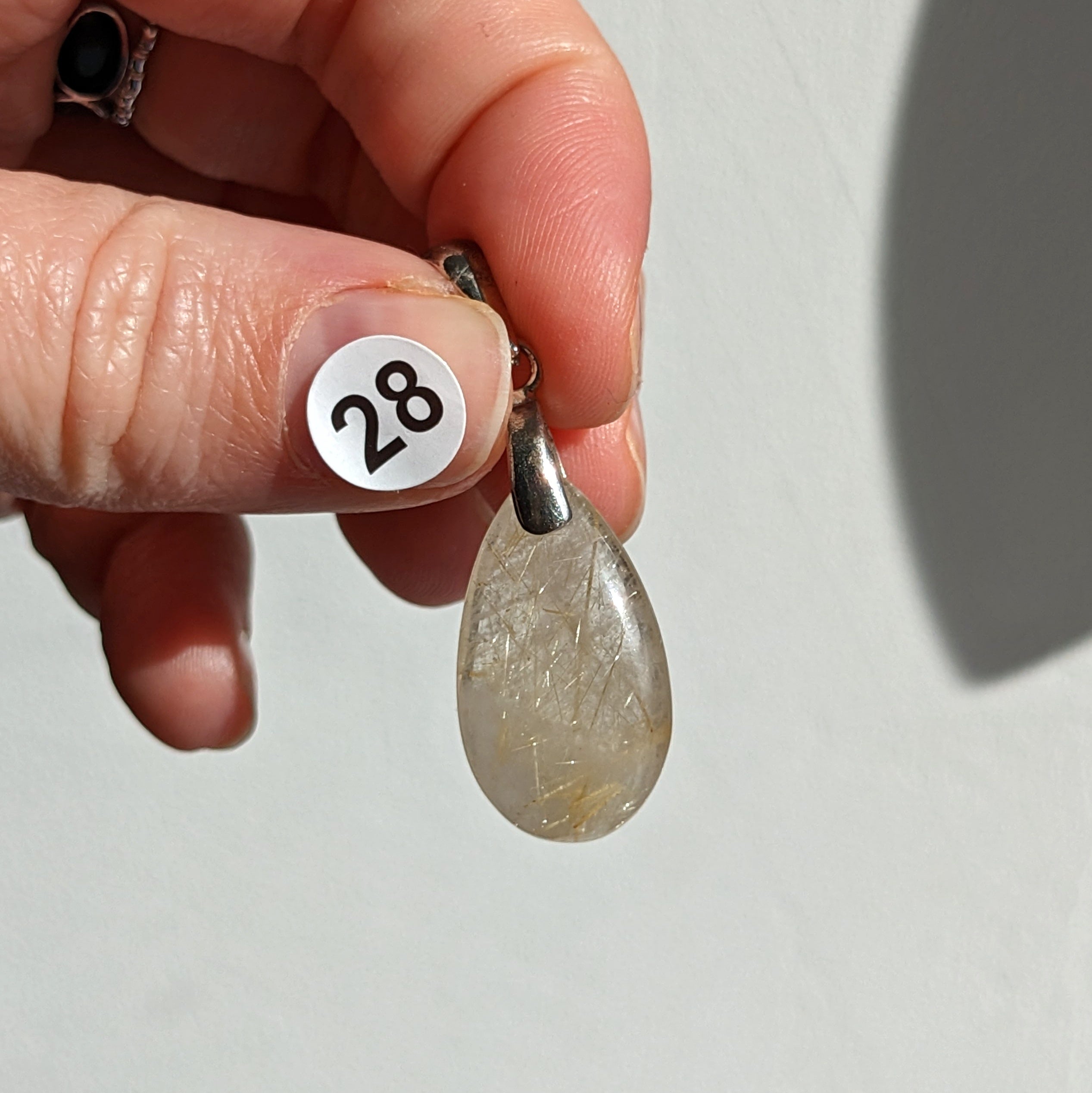 Pendentif en Quartz Rutile – Énergie et Clarté Intérieure