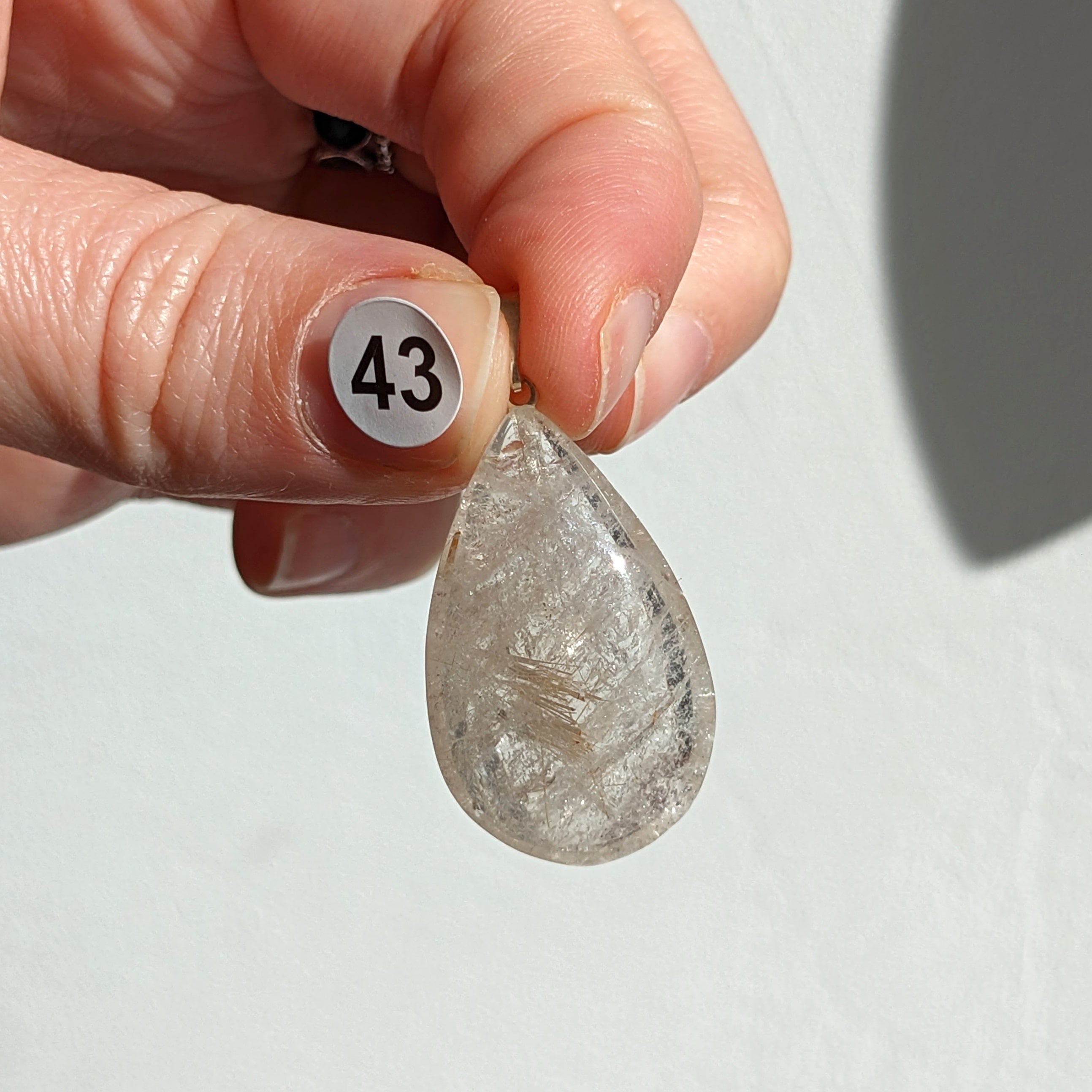 Pendentif en Quartz Rutile – Énergie et Clarté Intérieure