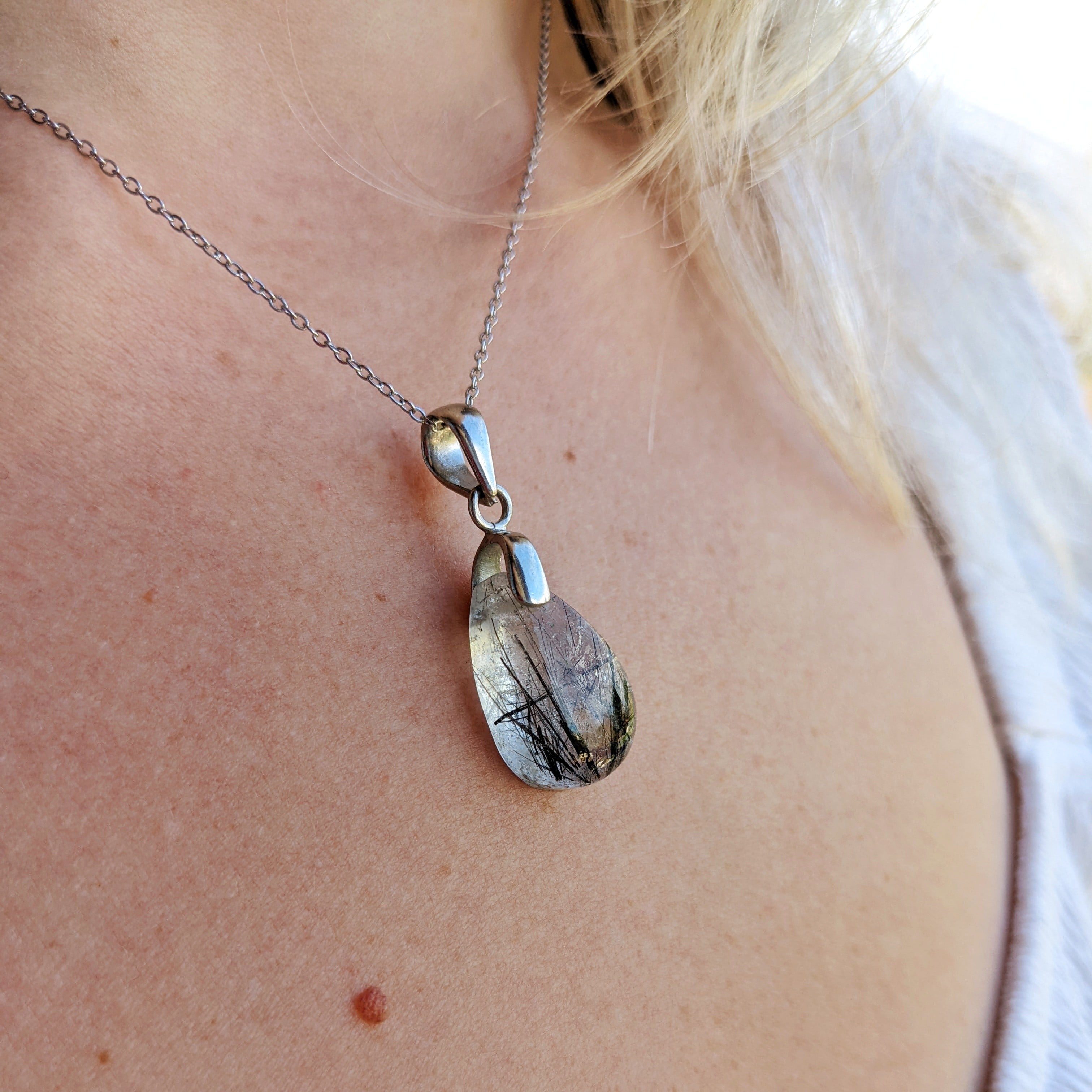 collier cristal de roche tourmaline