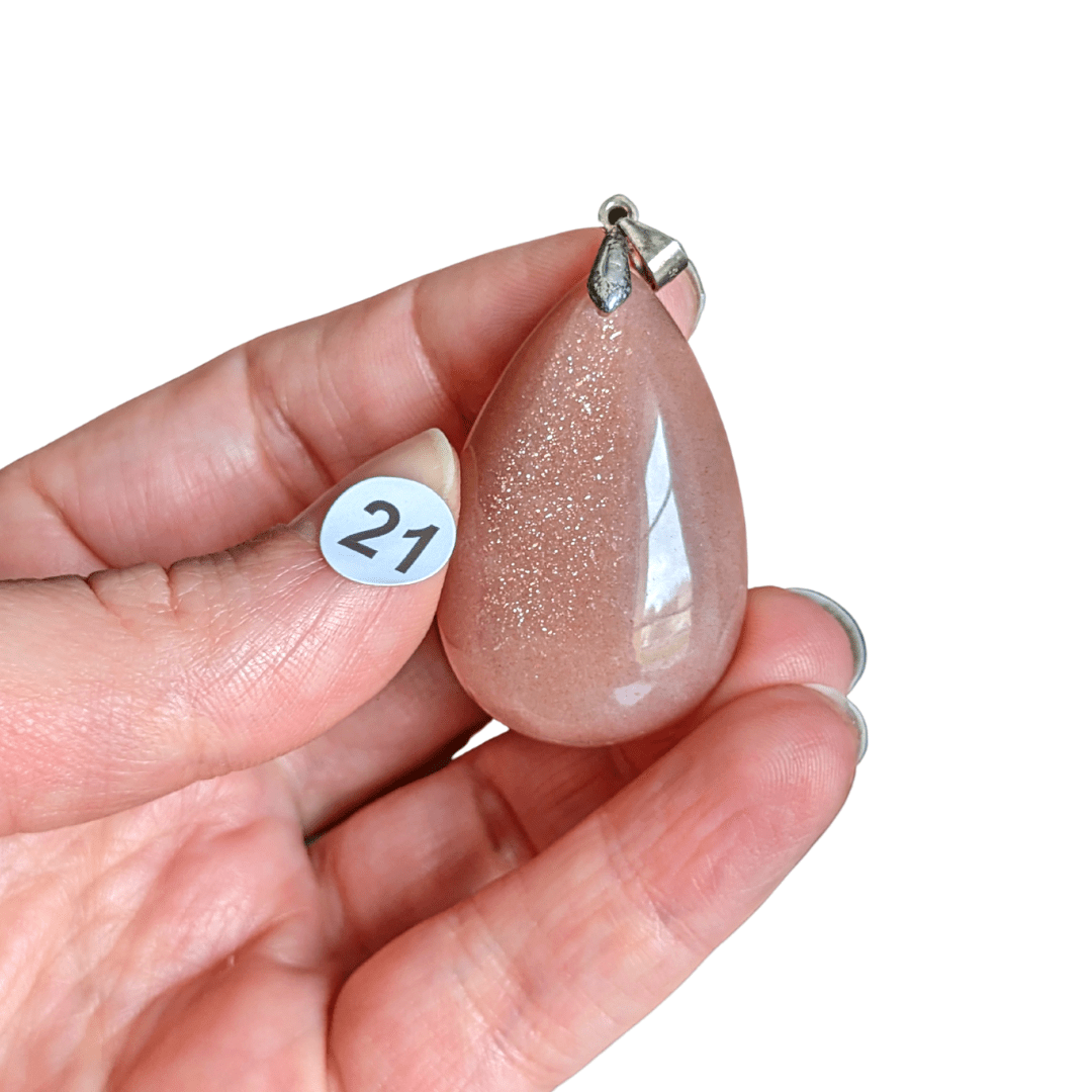 Pendentif en Pierre de Soleil – Joie et Rayonnement Personnel