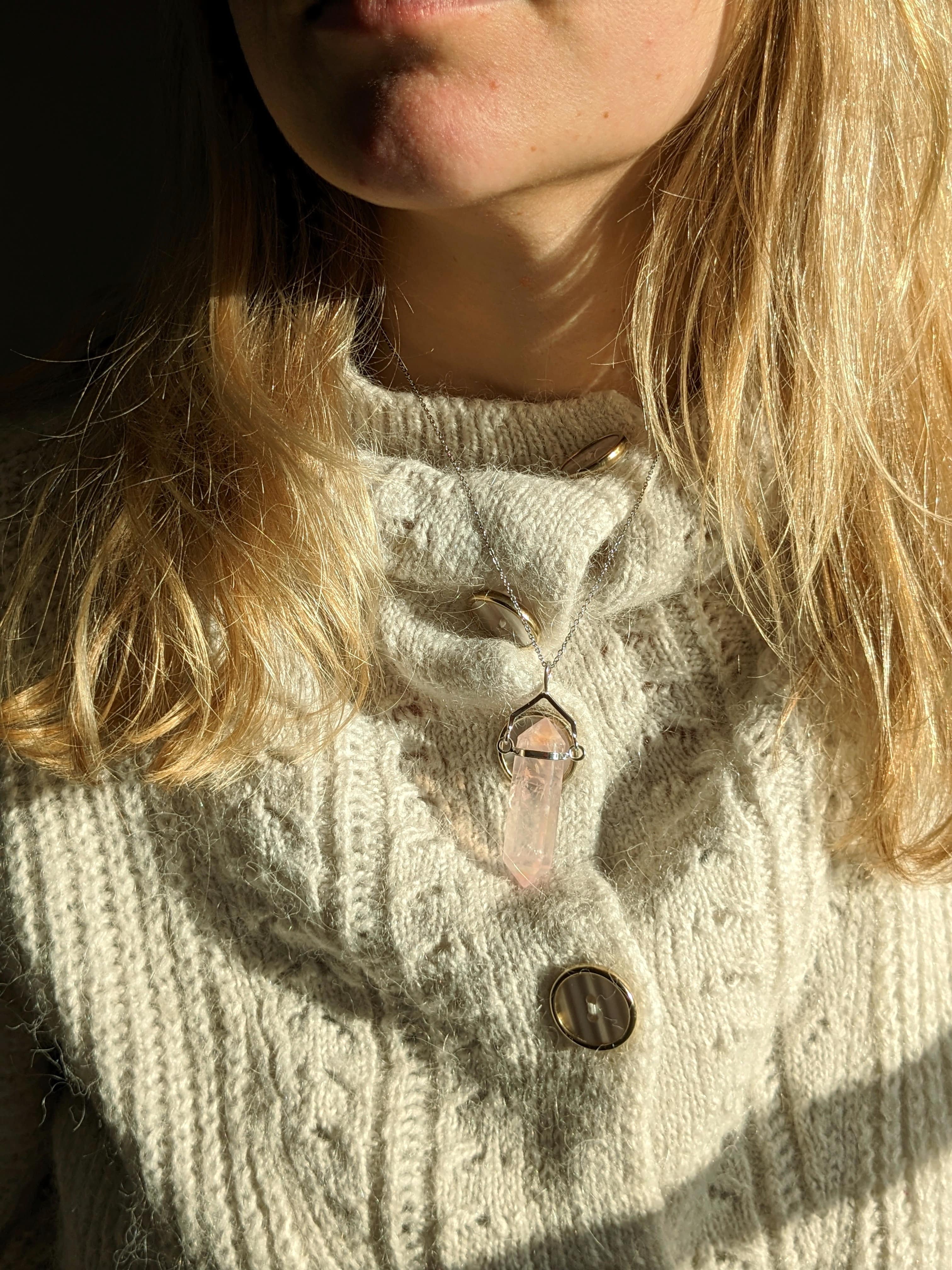 Pendentif en pierre Quartz rose biterminé