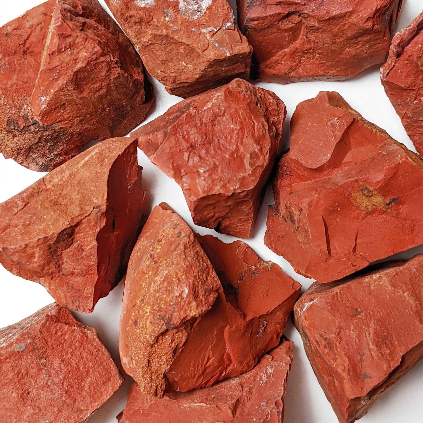 pierre brute jaspe rouge