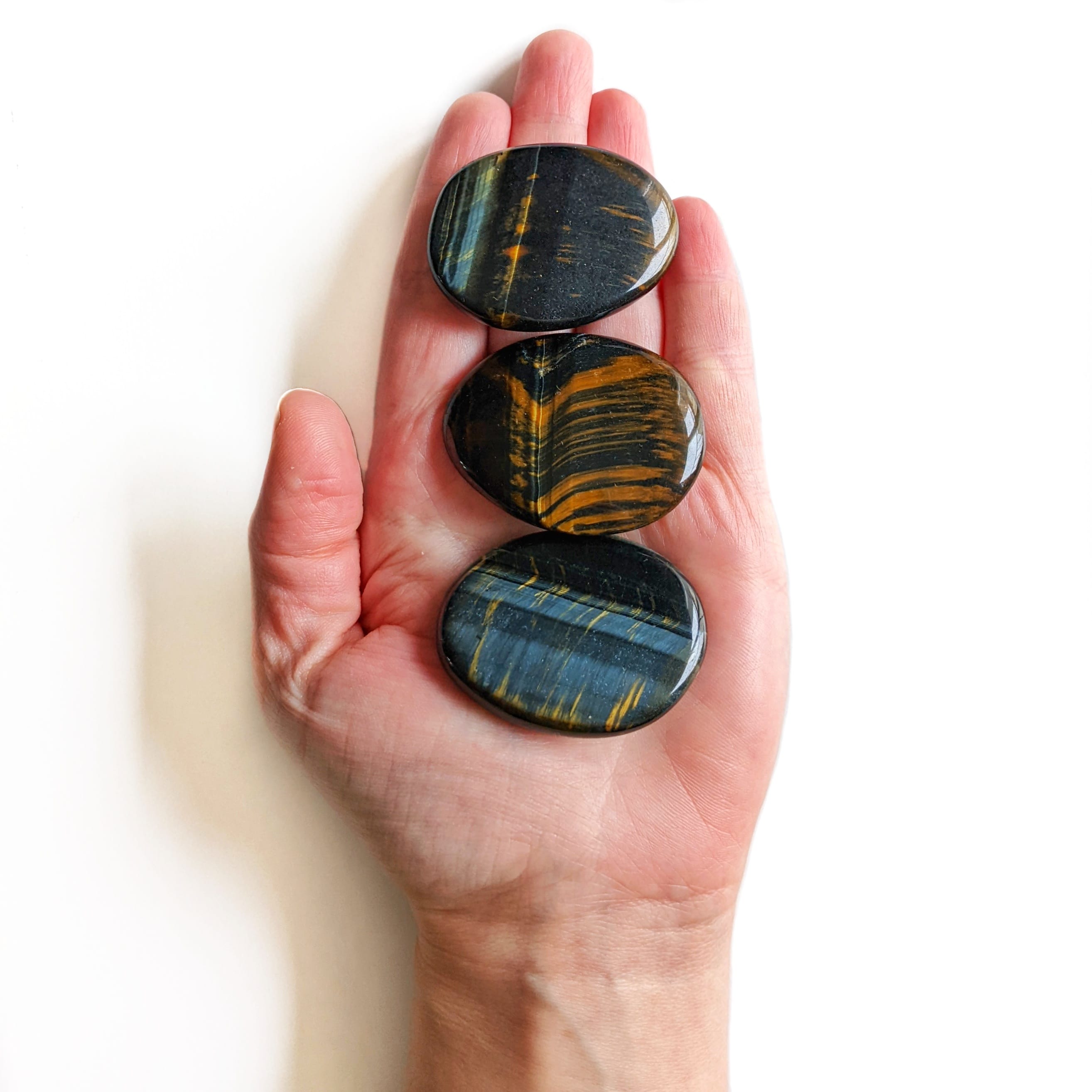 pierre oeil de faucon