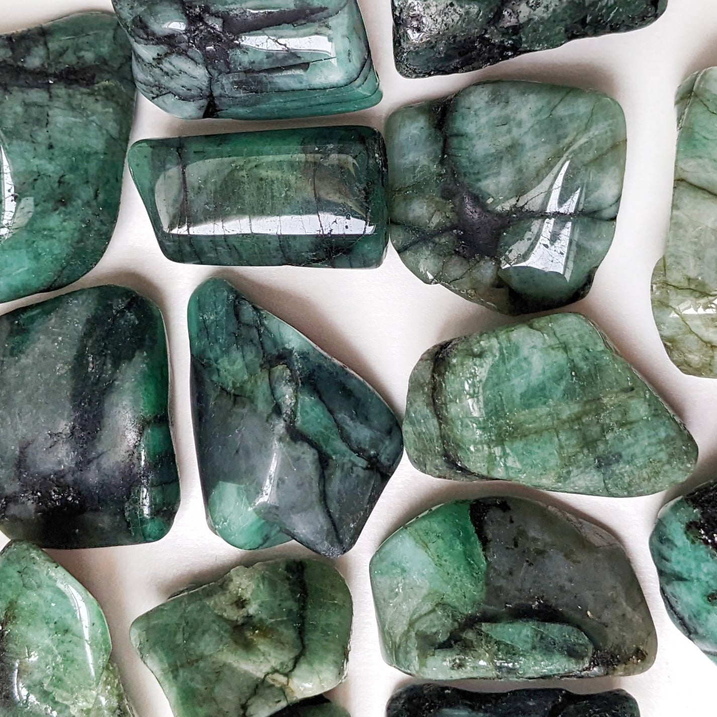 pierre roulée emeraude