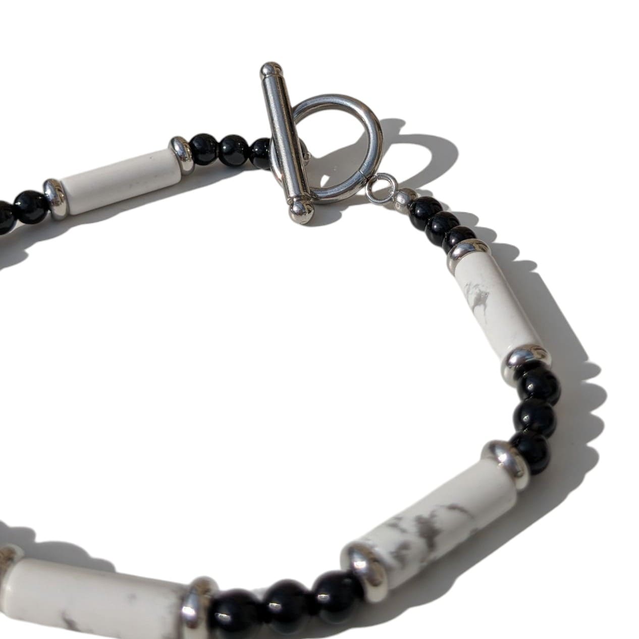 Bracelet Homme Fermoir acier Onyx et Howlite