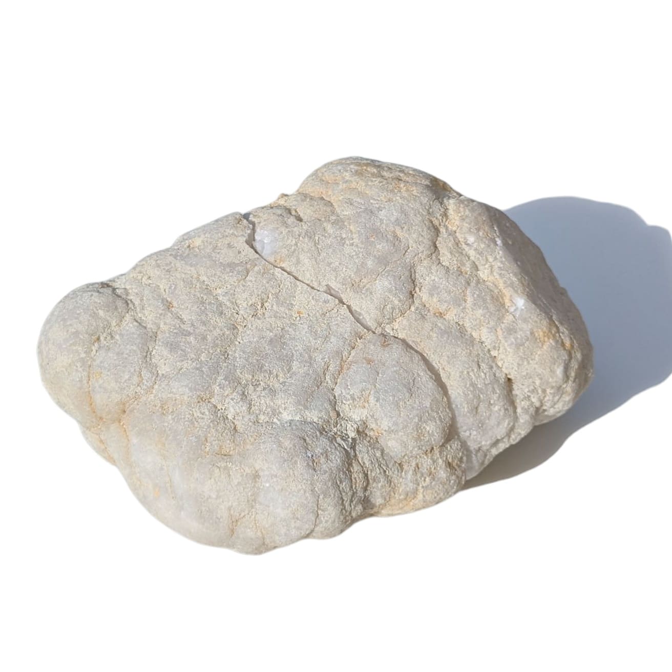 Pierre cristal de roche en géode ouverte