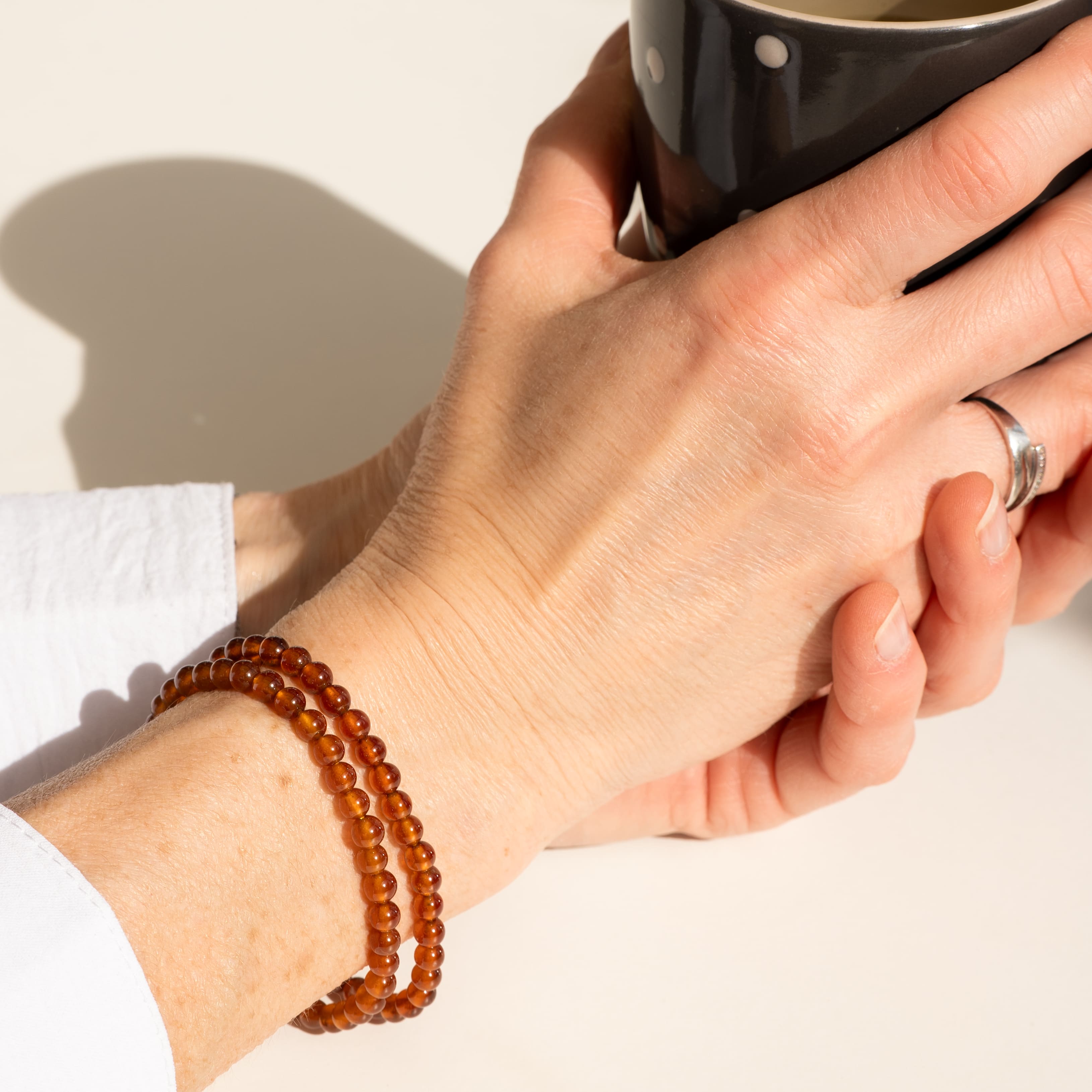 Bracelet porter grenat Hessonite perle