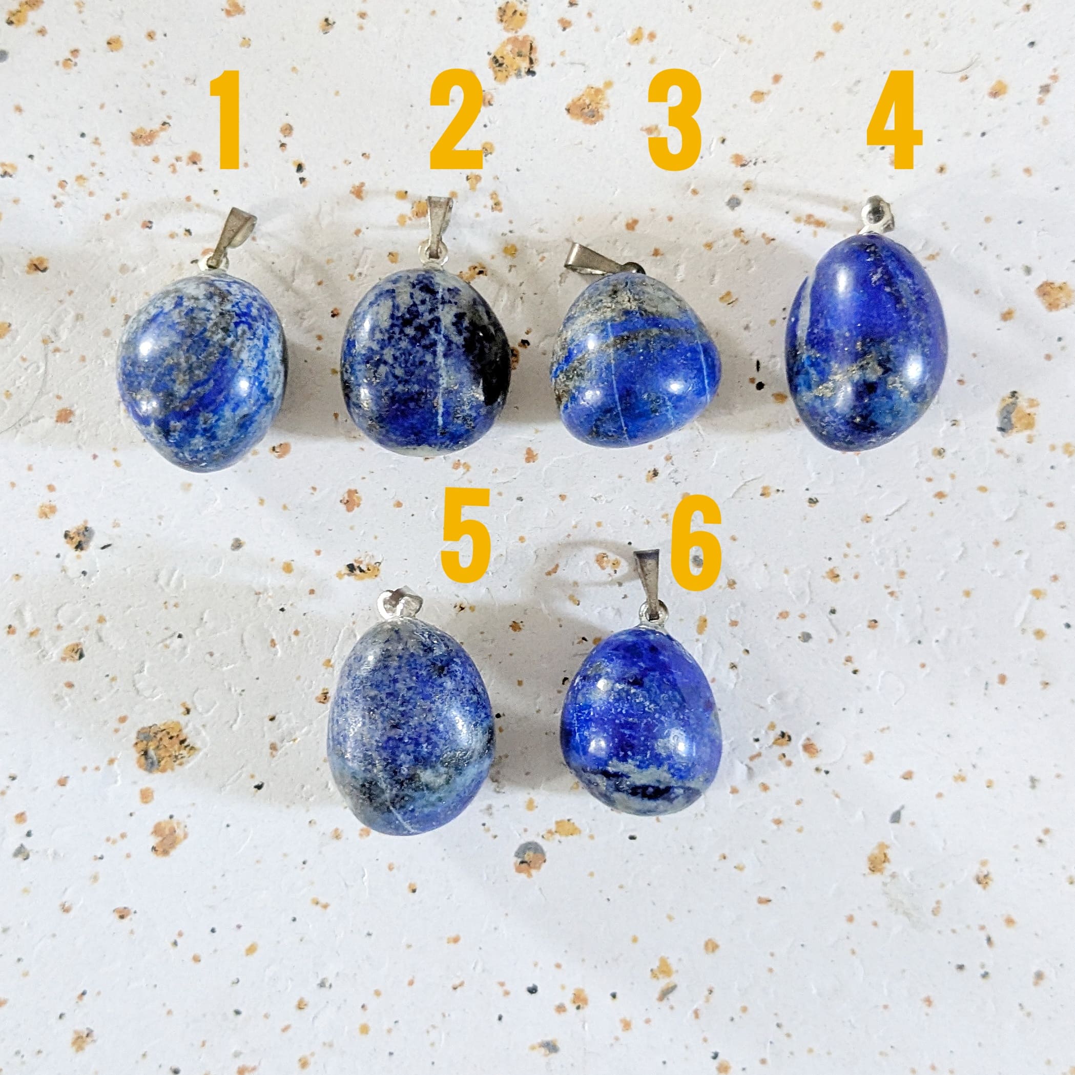 Pendentif en Lapis Lazuli Roulée – Sagesse et Expression
