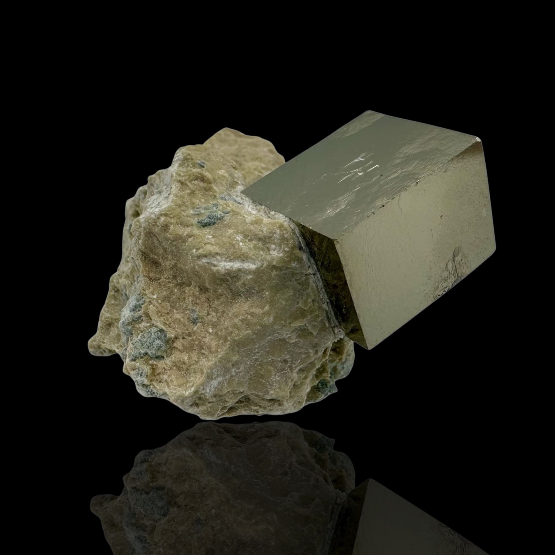 Pyrite Cube sur Matrice