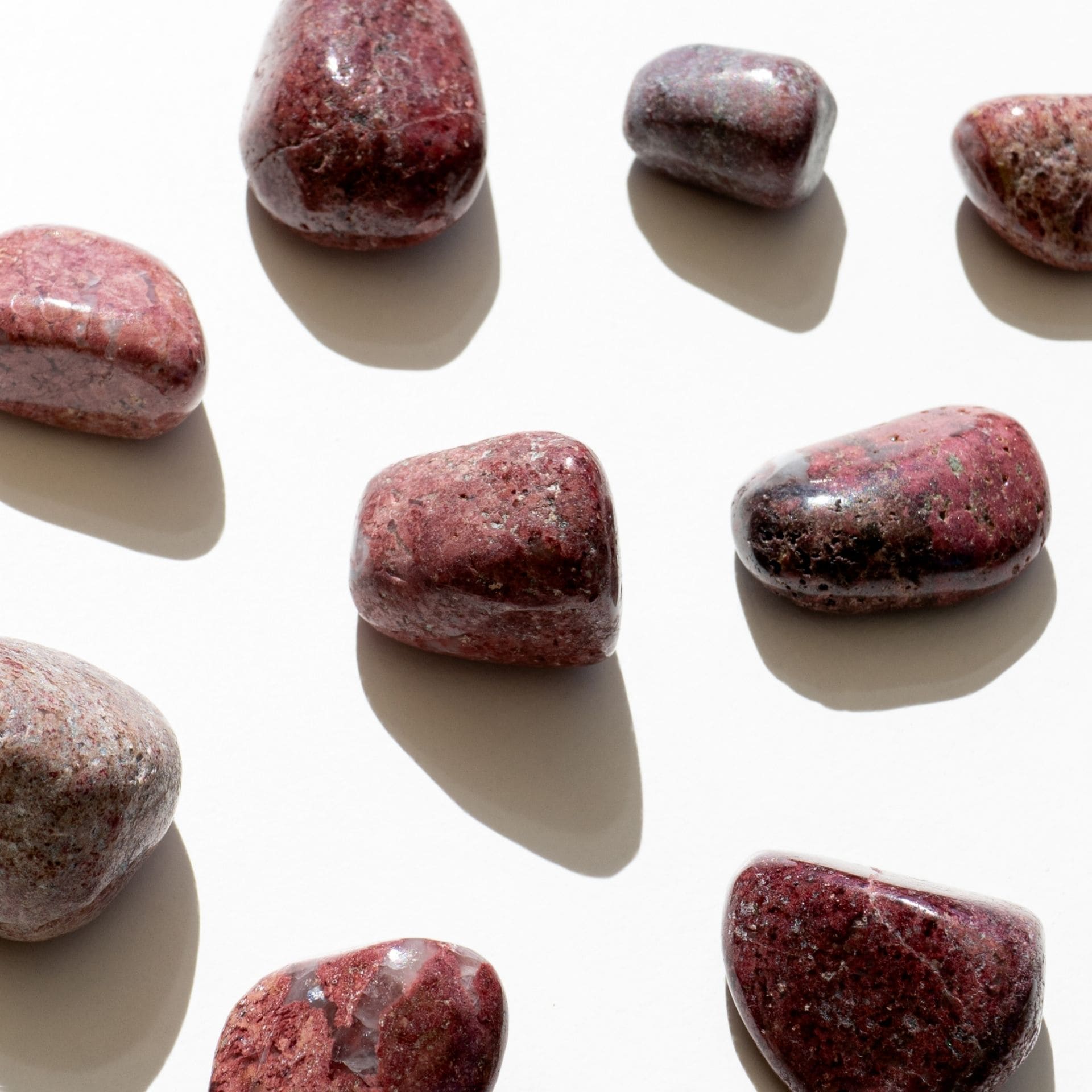 Thulite zoom