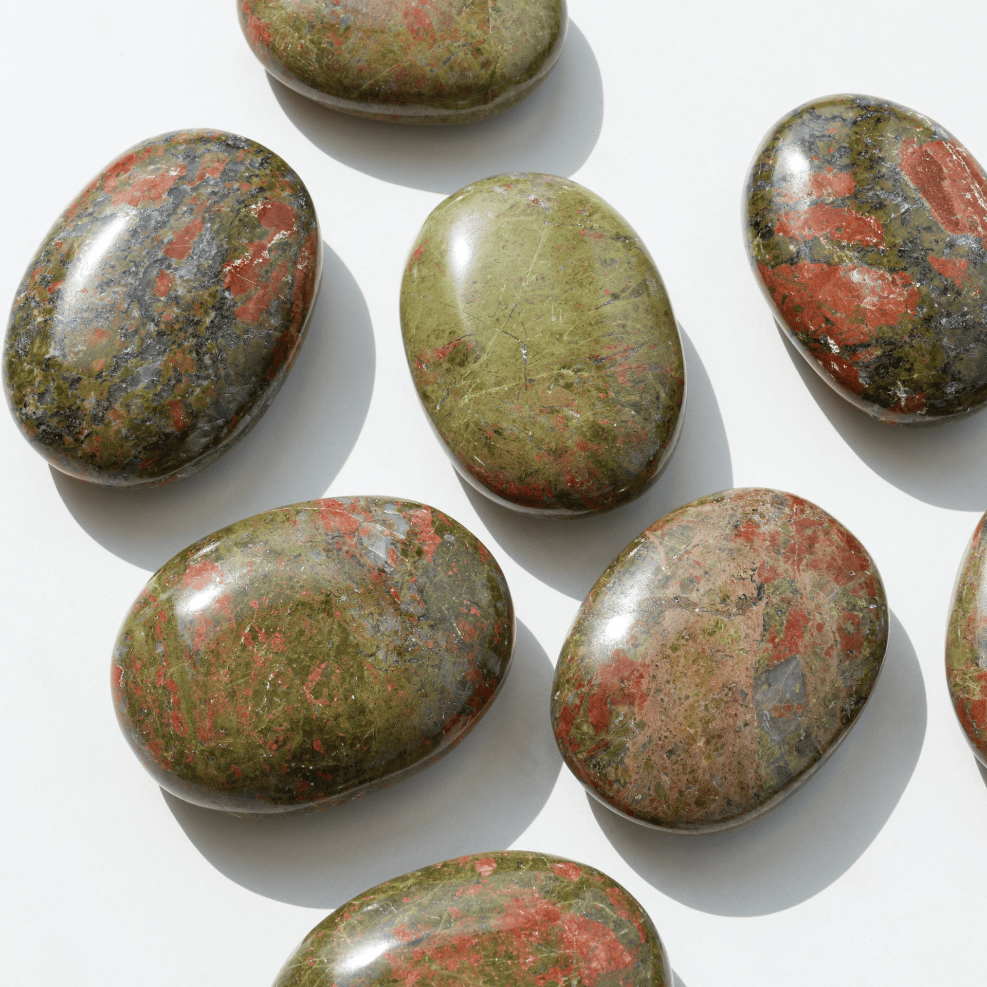 Galet Unakite – Équilibre et Douceur émotionnelle
