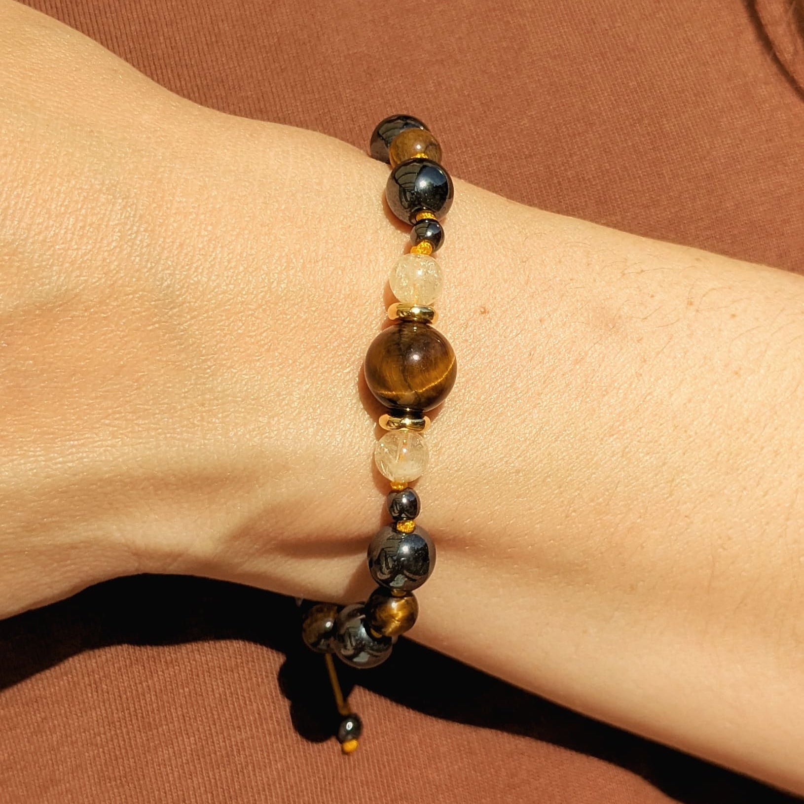 Bracelet "JE PRENDS MA PLACE" - Hématite Oeil de tigre et Citrine