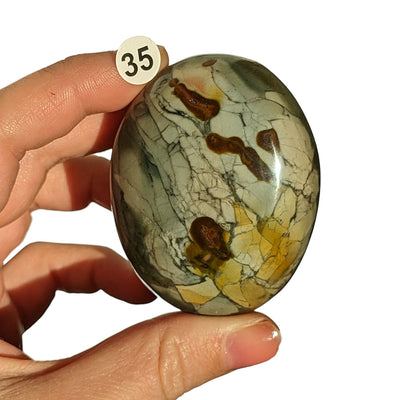 Galet Jaspe Polychrome – Énergie et Ancrage