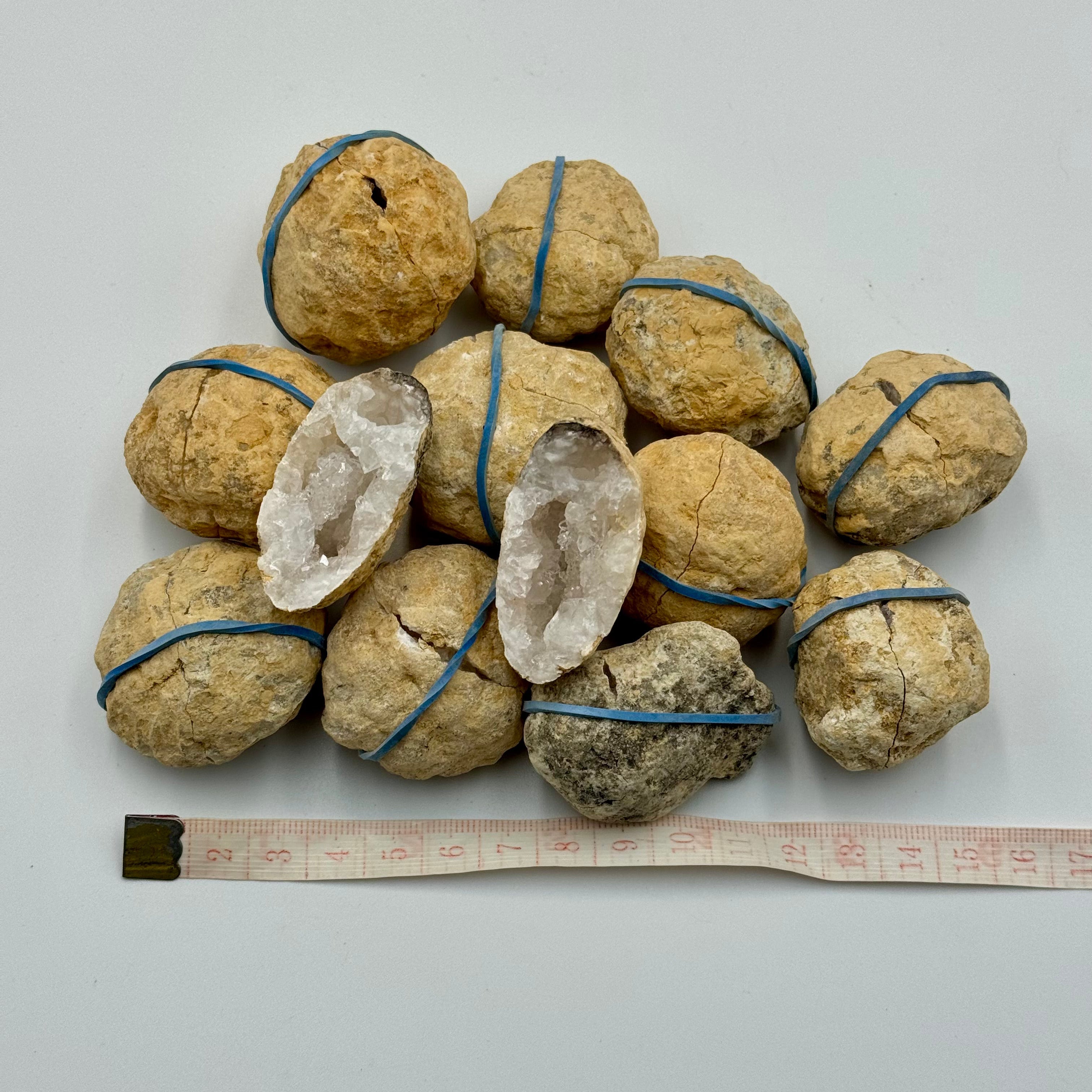 Lot 12 géodes de quartz