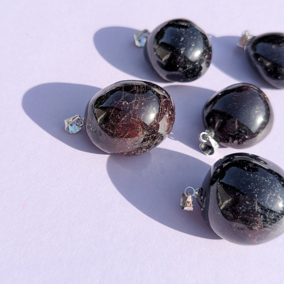 Pendentif en Grenat Roulée – Passion et Vitalité